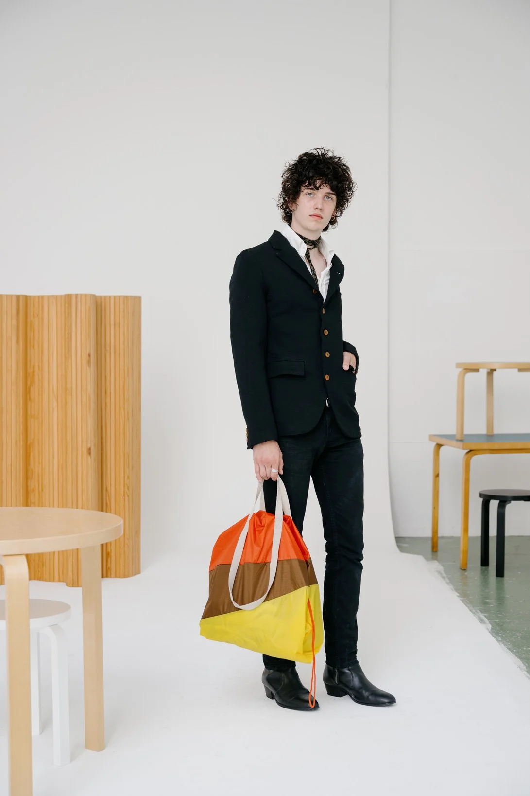 trash-bag-L-form-25-susan-bijl-lifestyle-momentum-design-store-lille-rijsel-curation.jpg