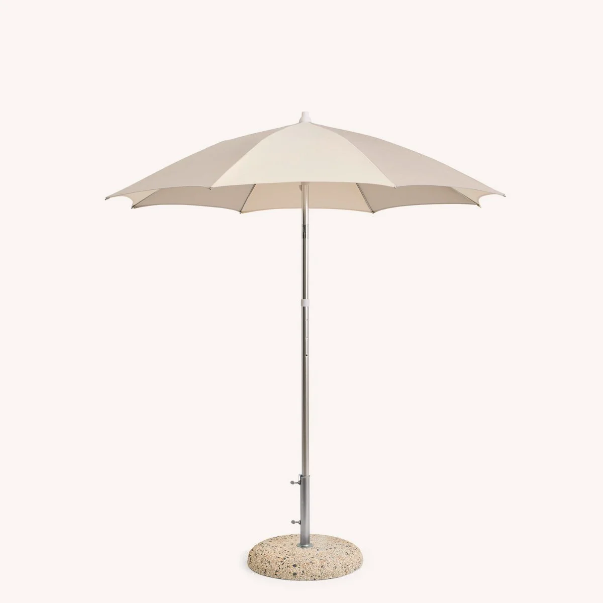 parasol-bicolore-outdoor-jardin-bouroullec-hay-momentum-design-store-lille-rijsel-curation-mobilier-AF578-F621-AU93_Terrazza Parasol Octagon off-white and grey.jpg
