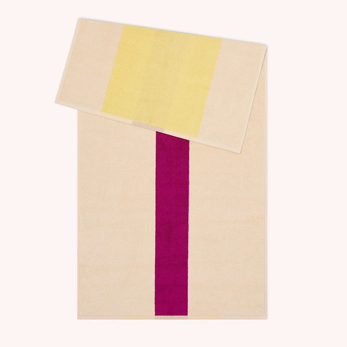 serviette-bain-towel-suite702-martens-momentum-design-store-lille-rijsel-deco-maison-CMMTT70YEFU_SUITE702_back.jpg