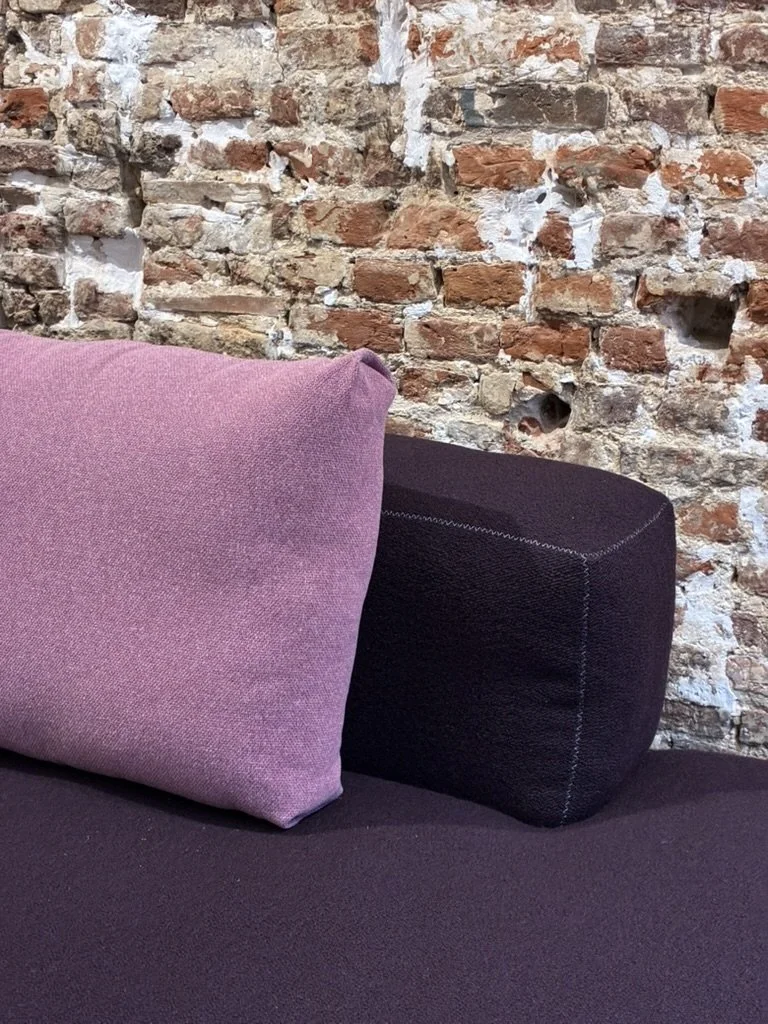canape-mags-soft-low-armrest-bordeaux-hay-modulable-sofa-momentum-design-store-lille-rijsel-curation-lifestyle-mobilier-deco-6CA82025-2326-4DB0-900E-573D7F57D5AC_1_105_c.jpeg