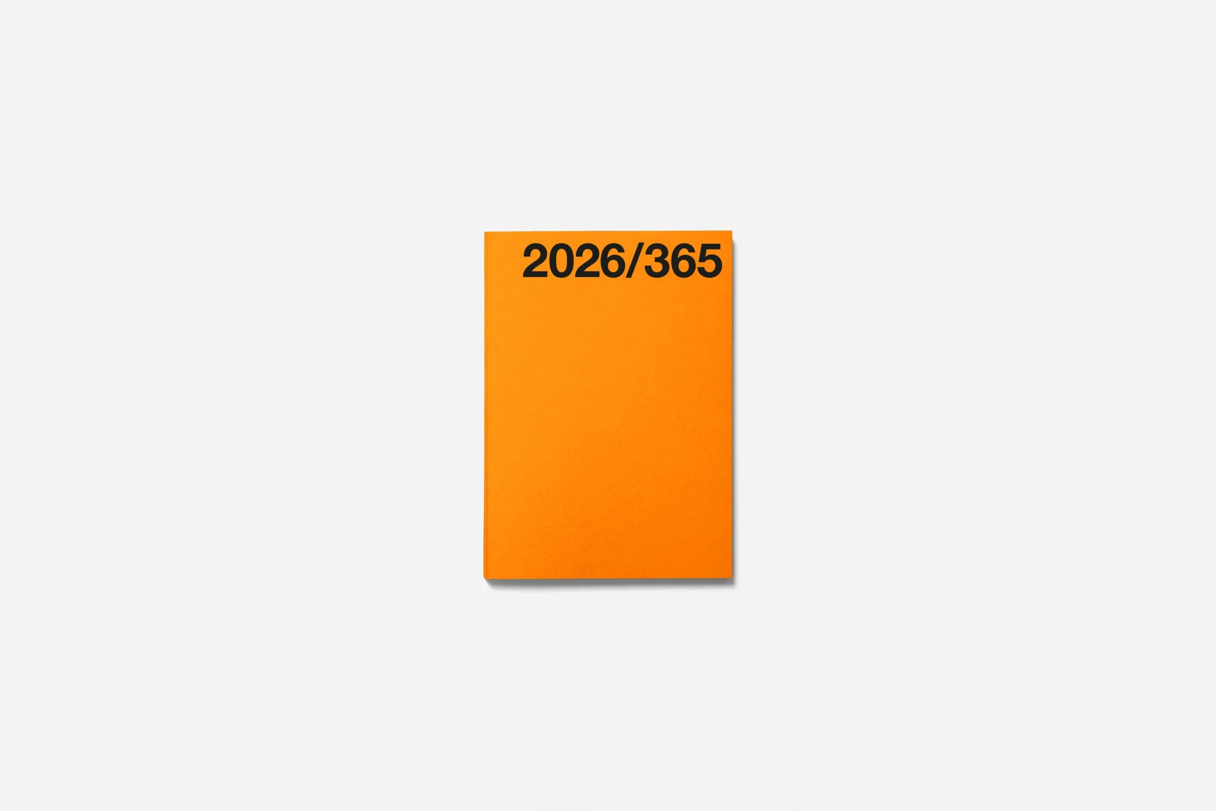 agenda-2026-marjolein-delhaas-basic-planner-papeterie-graphique-momentum-design-store-lille-curation-rijsel-mobilier-26PlannerB_137Clementine-Cover-scaled.jpg