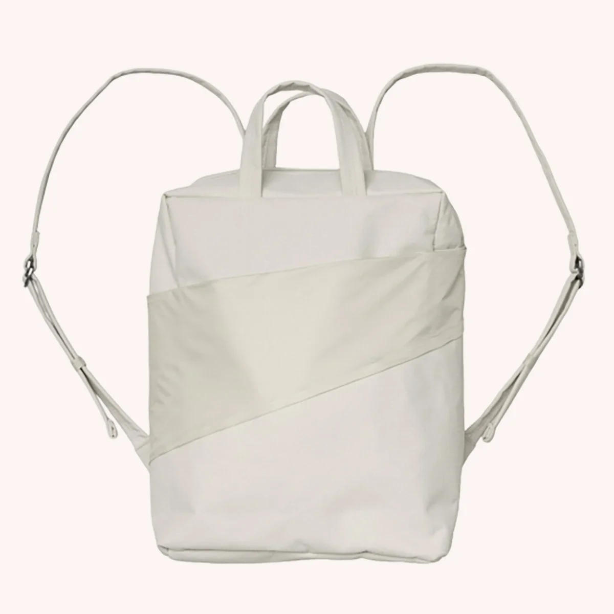 sac-a-dos-ordinateur-13-pouces-mac-apple-collection-zero-susan-bijl-nylon-recycle-waterproof-momentum-design-store-lille-lifestyle-mobilier-deco-curation2356-653-8948.jpg
