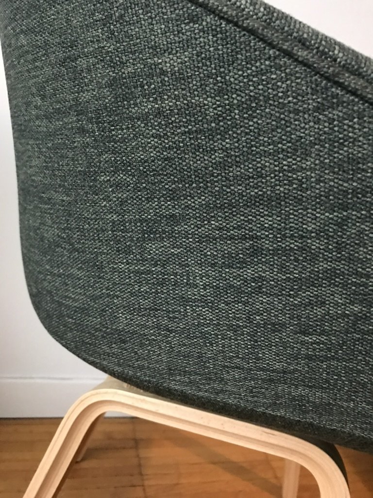 chaise-aac23-vert-tissu-metaphor-hay-mobilier-design-momentum-lille-curation-meuble-5277AD35-7017-403B-A4A9-ECABF0DF10C5_1_105_c.jpeg