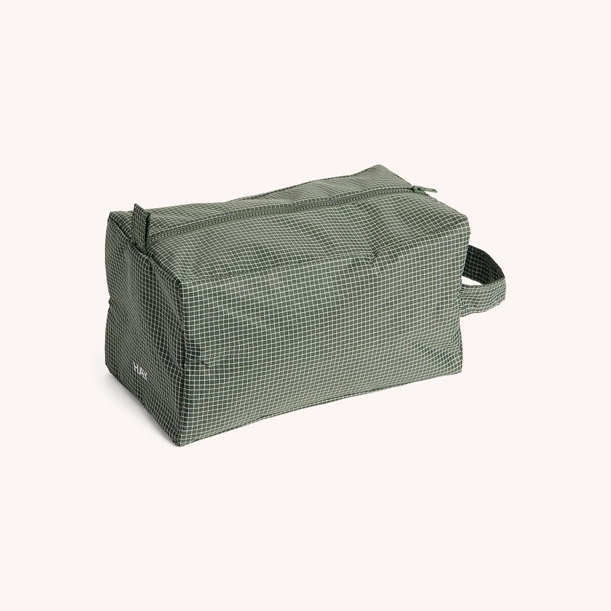 tote-bag-sac-trousse-toilette-recycle-hay-momentum-design-store-lille-rijsel-curation-lifestyle-mobilier-AF781-A602-AE77_Grid Wash Bag M dark green.jpg