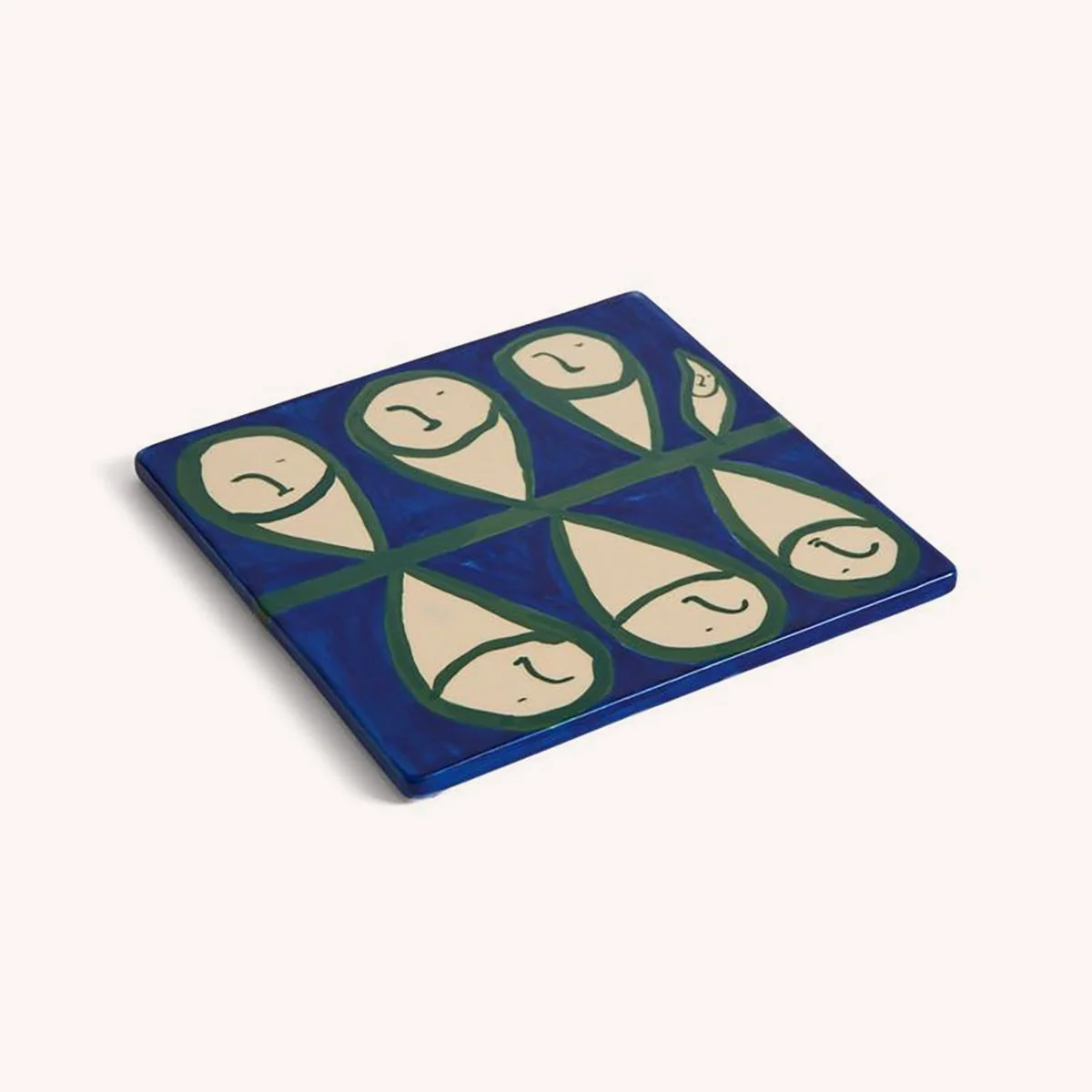 emma-kohlmann-serie-limitee-vaisselle-artsdelatable-maison-collection-momentum-design-lille-curation-rijsel-deco-hay-AF168-F269_La Pittura Trivet peter_s plant_2.jpg