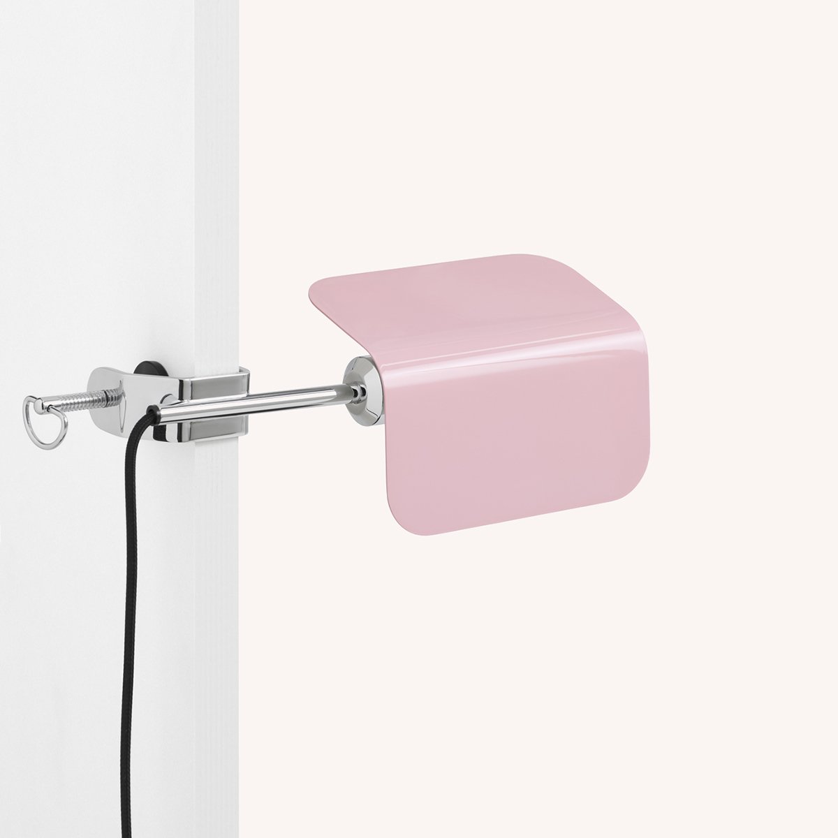lampe-apex-clip-clipser-rose-hay-luminaire-luis-pink.jpg