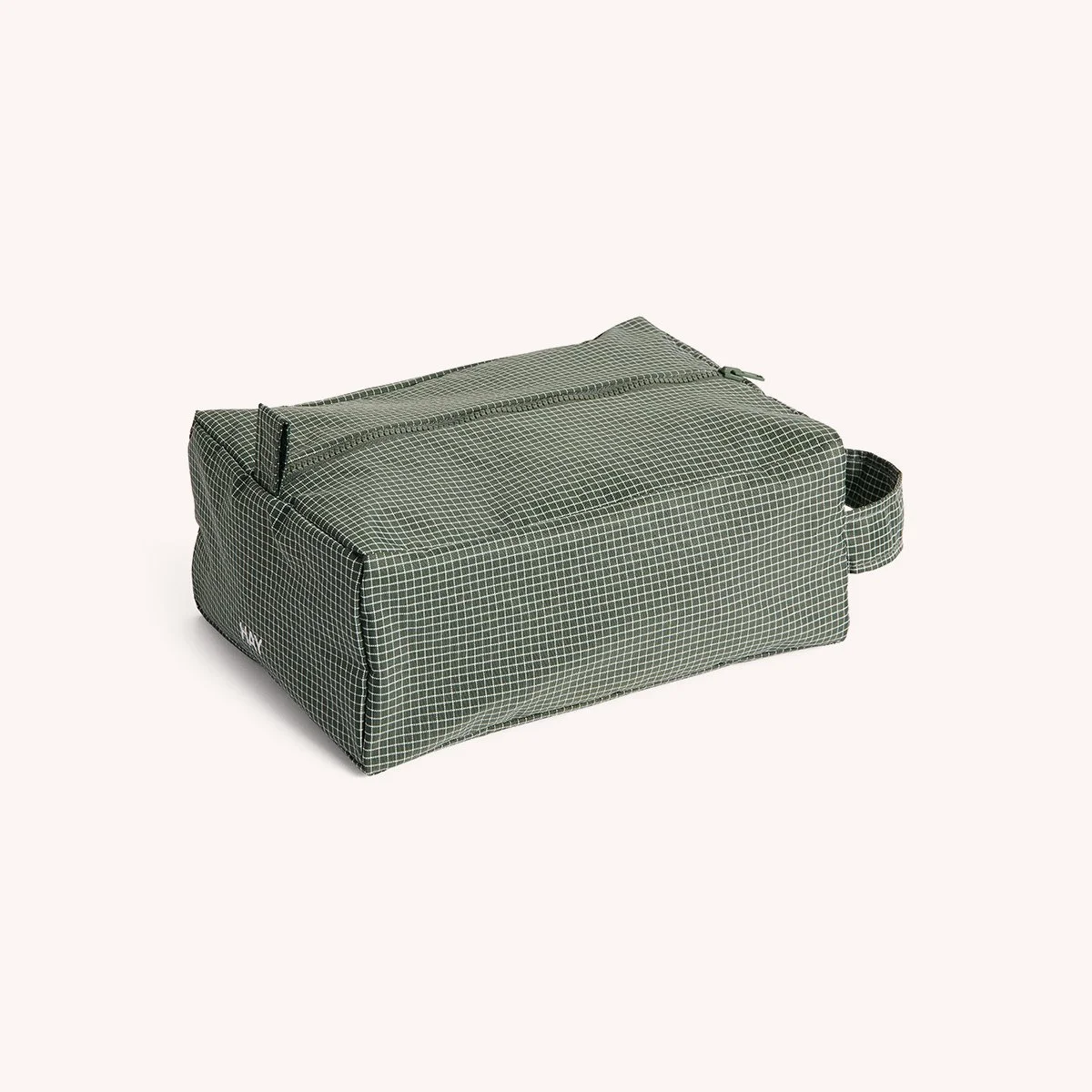 tote-bag-sac-trousse-toilette-recycle-hay-momentum-design-store-lille-rijsel-curation-lifestyle-mobilier-AF781-A601-AE77_Grid Wash Bag S dark green.jpg