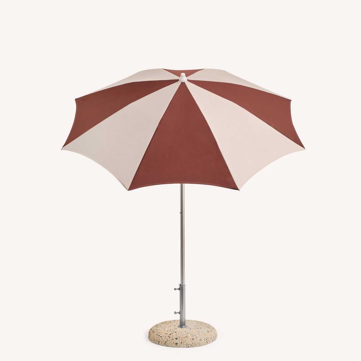 parasol-bicolore-outdoor-jardin-bouroullec-hay-momentum-design-store-lille-rijsel-curation-mobilier-AF578-F621-AU95_Terrazza Parasol Octagon off-white and burgundy 1.jpg