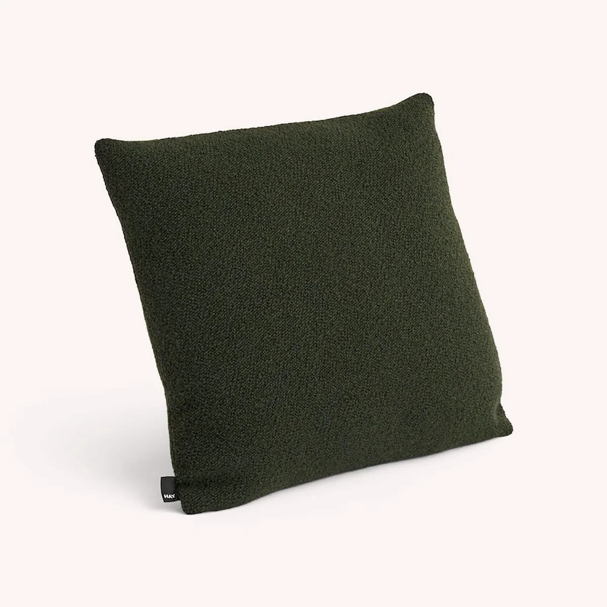 coussin-texture-mobilier-salon-bureau-hay-momentum-design-store-lille-curation-cushion-dark-green_gb_1220x12202.jpg