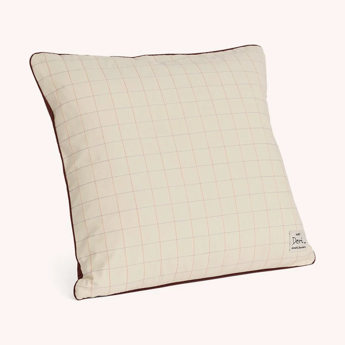 coussin-sofa-canape-salon-doshi-levien-hay-momentum-design-store-lille-rijsel-deco-luminaires-mobilier-AF172-D294-AV51_Dori Cushion maroon_back.jpg
