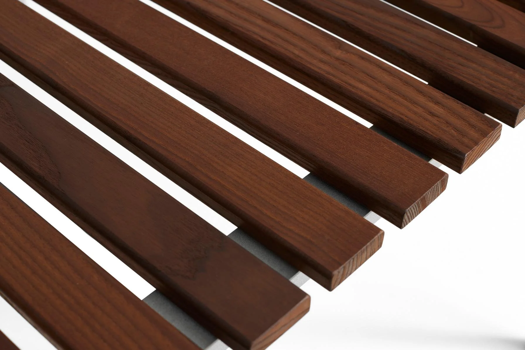 chaise-tabouret-lounge-banc-jardin-outdoor-bois-bouroullec-hay-momentum-design-store-lille-mobilier-deco-rijselAE467-E230-AP42_Traverse Table L190xW83xH74 heat treated oiled ash_detail 03.jpg