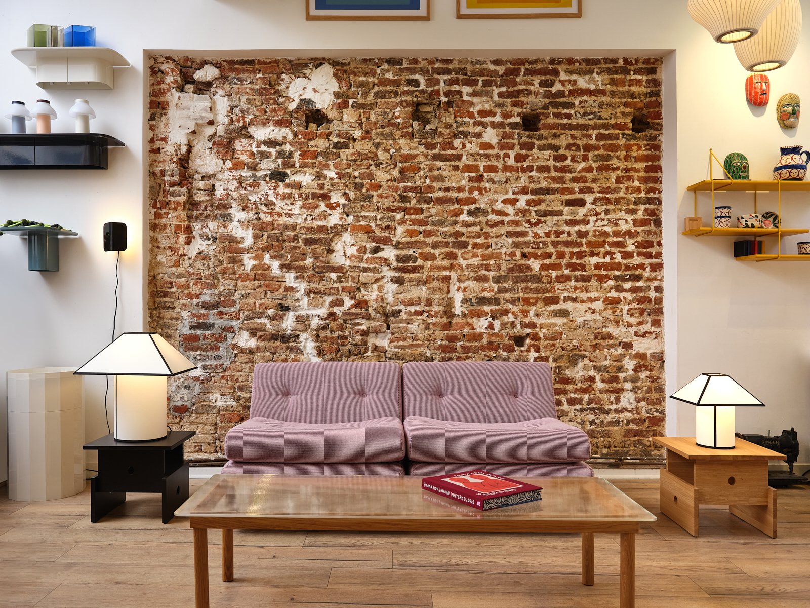 momentum-design-store-lille-mobilier-luminaire-deco-b2b-hay-curation-Momentum_c_studio.b.helle 10.jpg