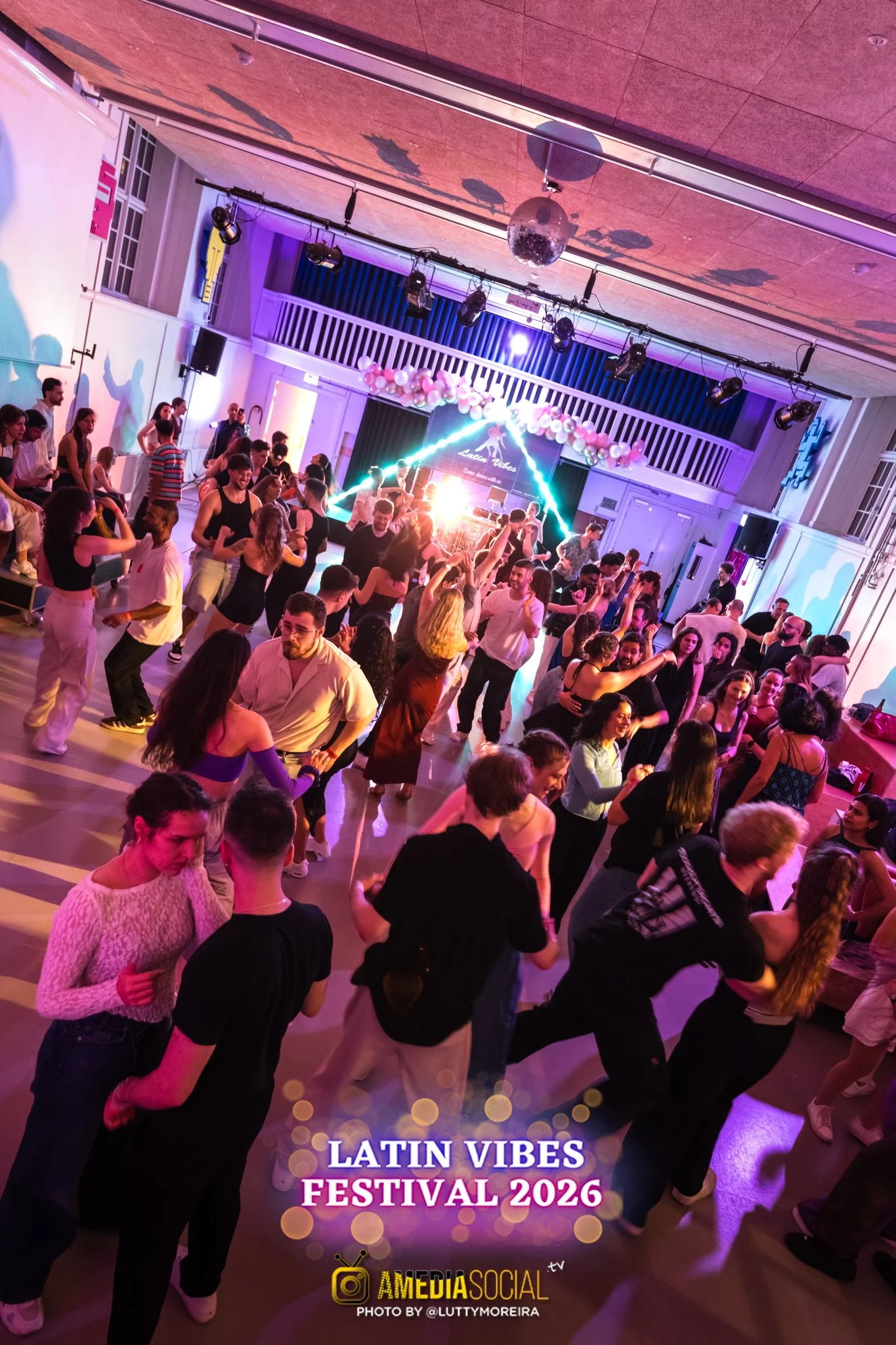 FRIDAY NIGHT @ LUTTY MOREIRA (1).jpg