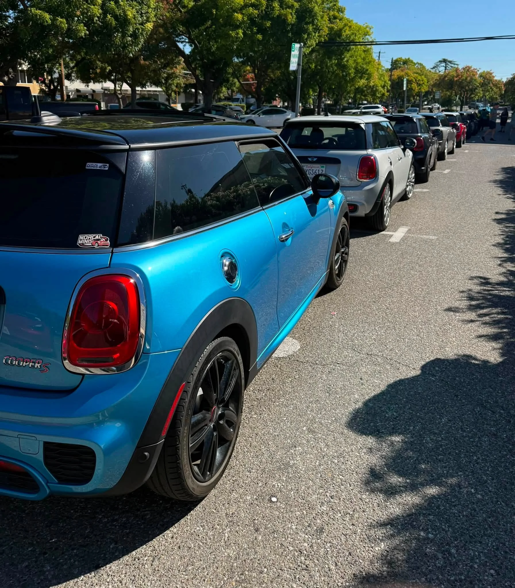 26-07 - pacifica - minis-at-meetup.jpg