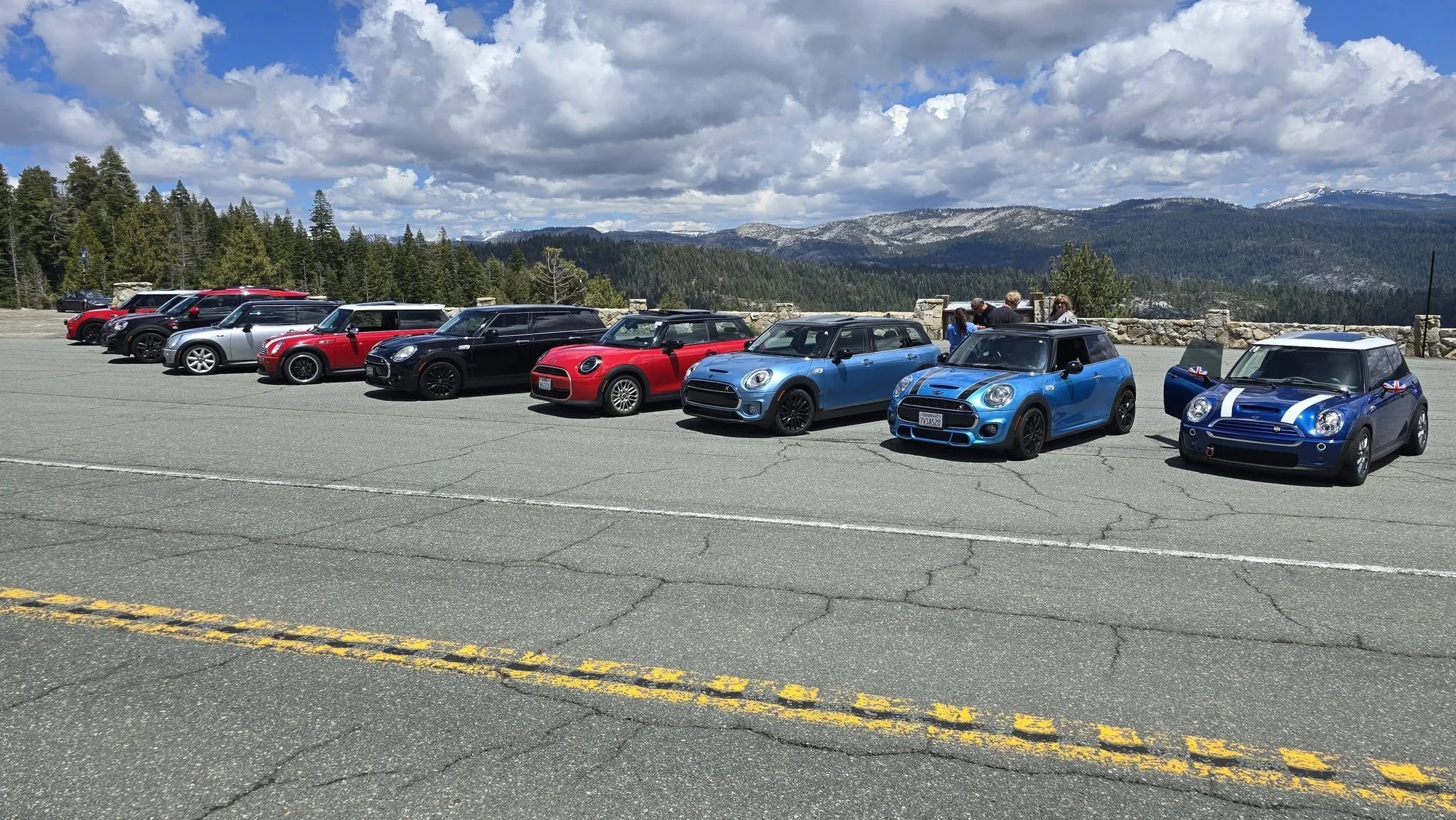 26-05 - tahoe - minis-with-a-view-1.jpg