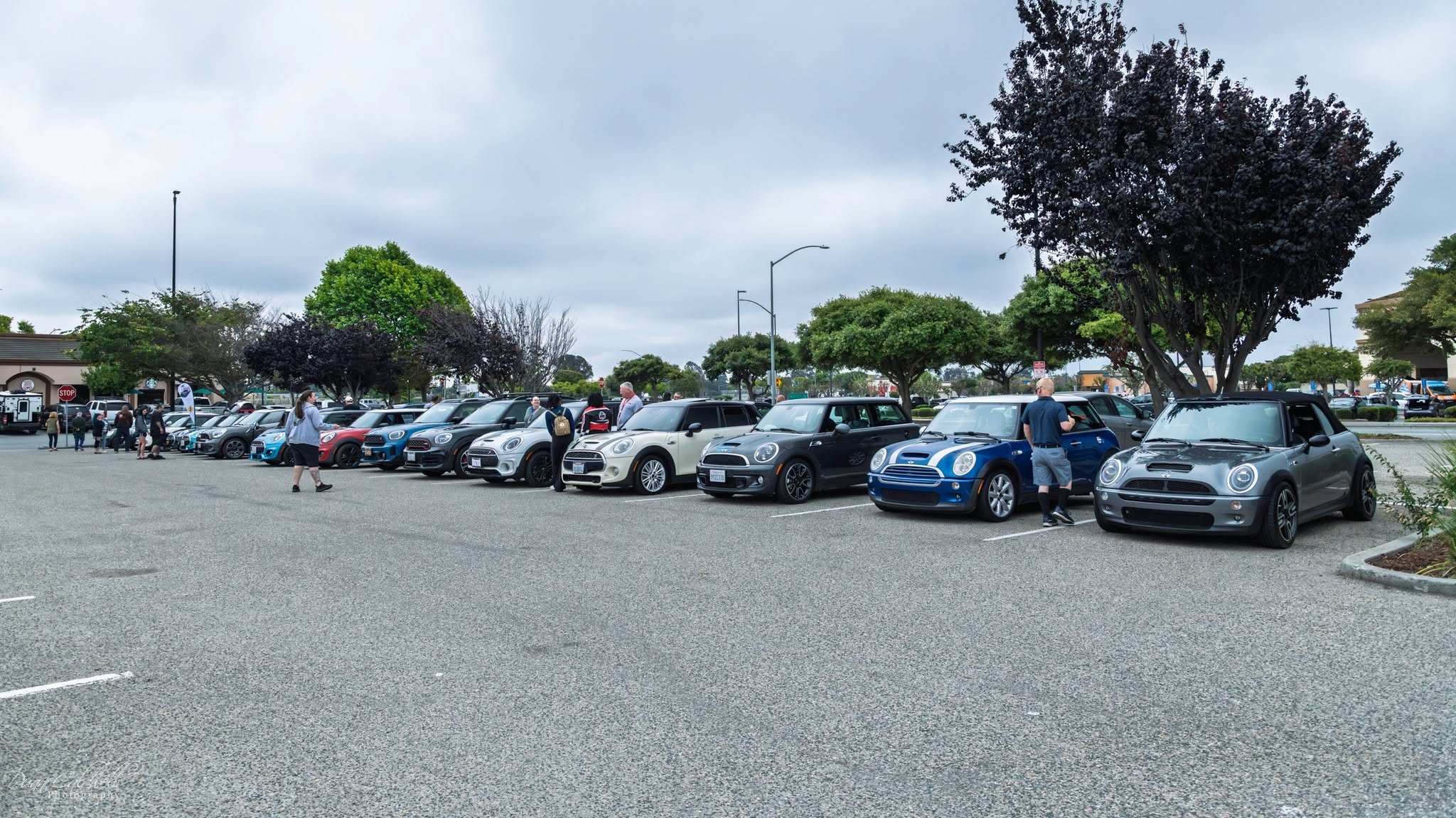26-06 - monterey - minis-at-meetup-3.jpg