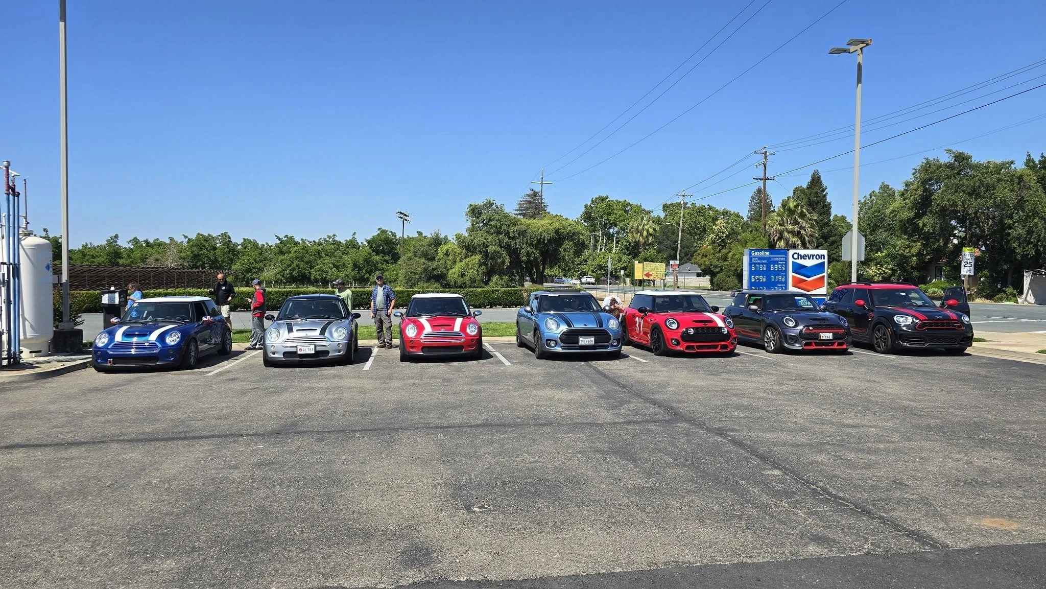 26-05 - tahoe - minis-at-day-1-meetup.jpg