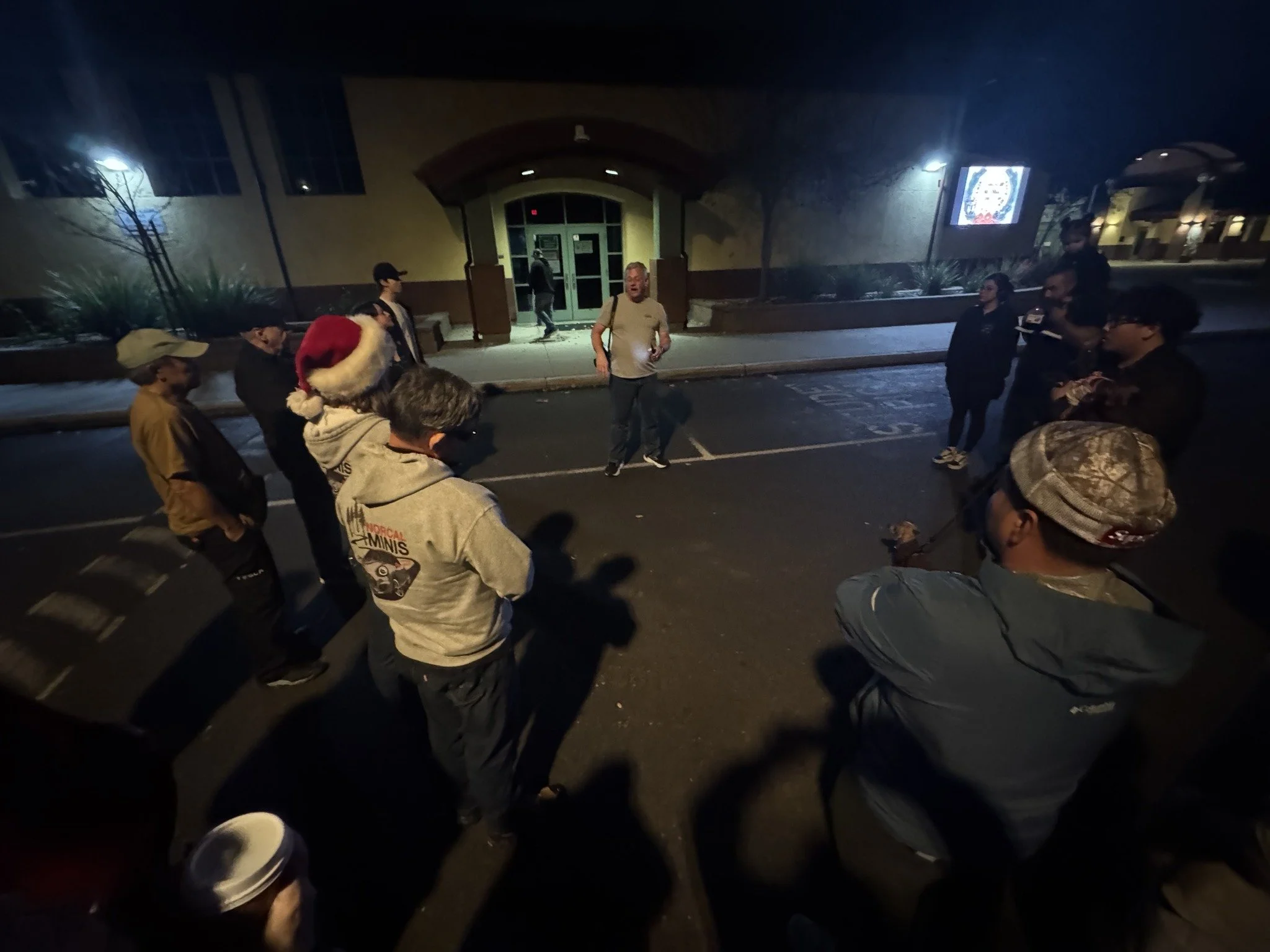 25-12 - xmas-lights - drivers-meeting.jpg