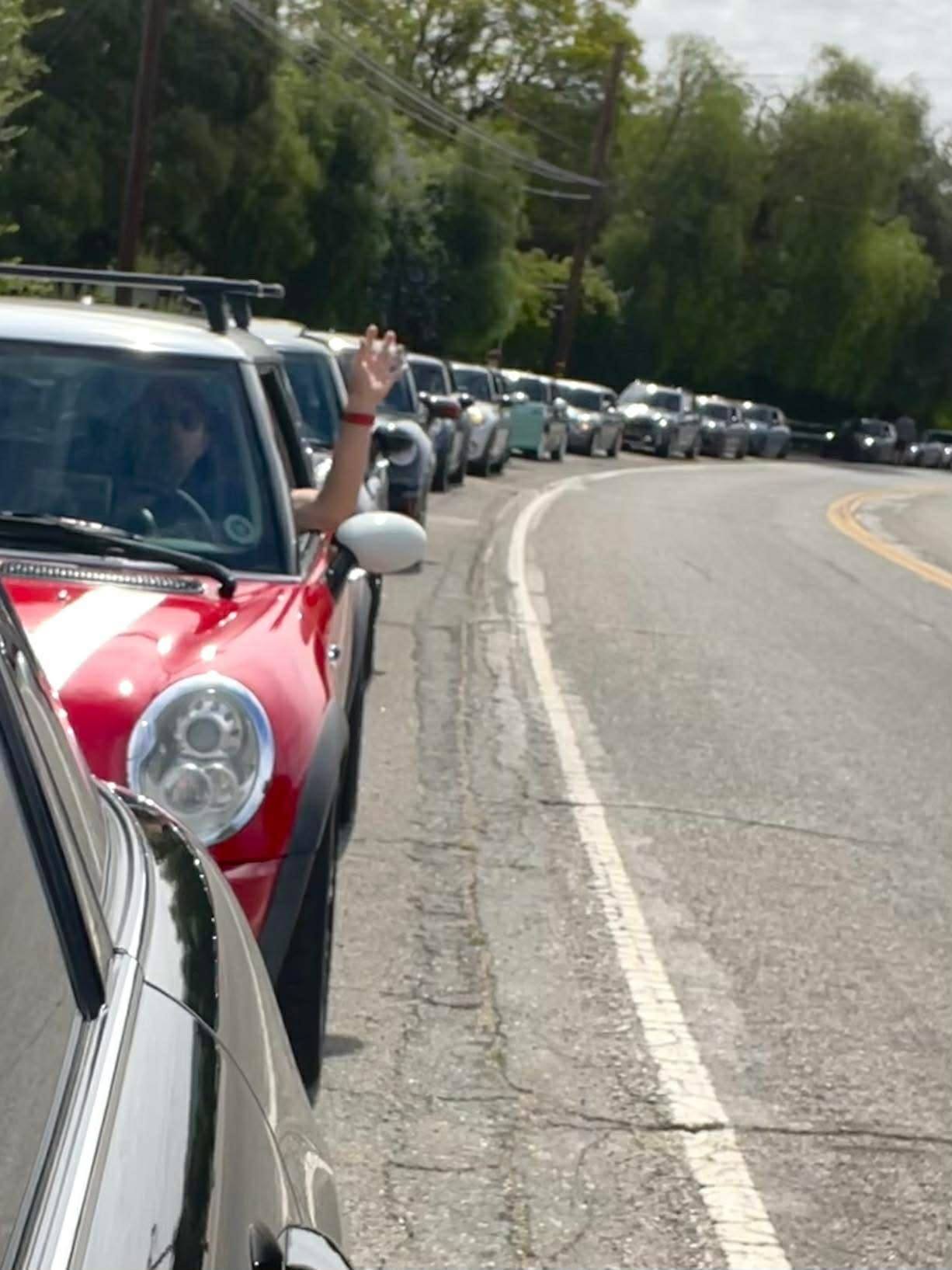 26-04 - santa-barbera - minis-on-the-road-1.jpg
