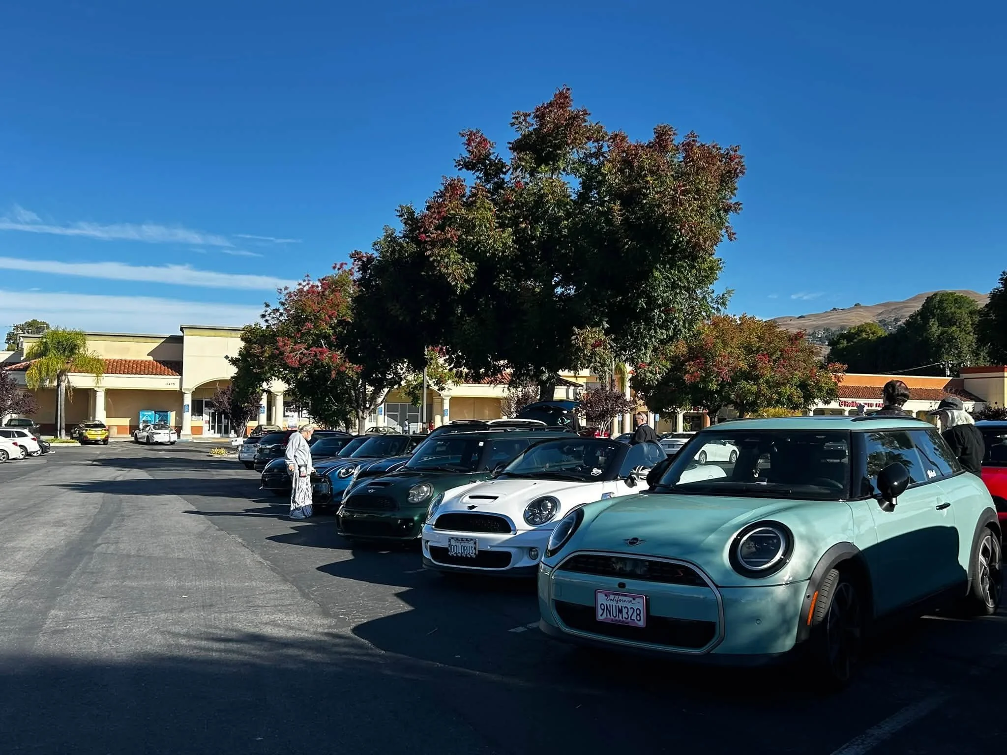 26-09 - mt-hamilton - members-at-meetup-1.jpg