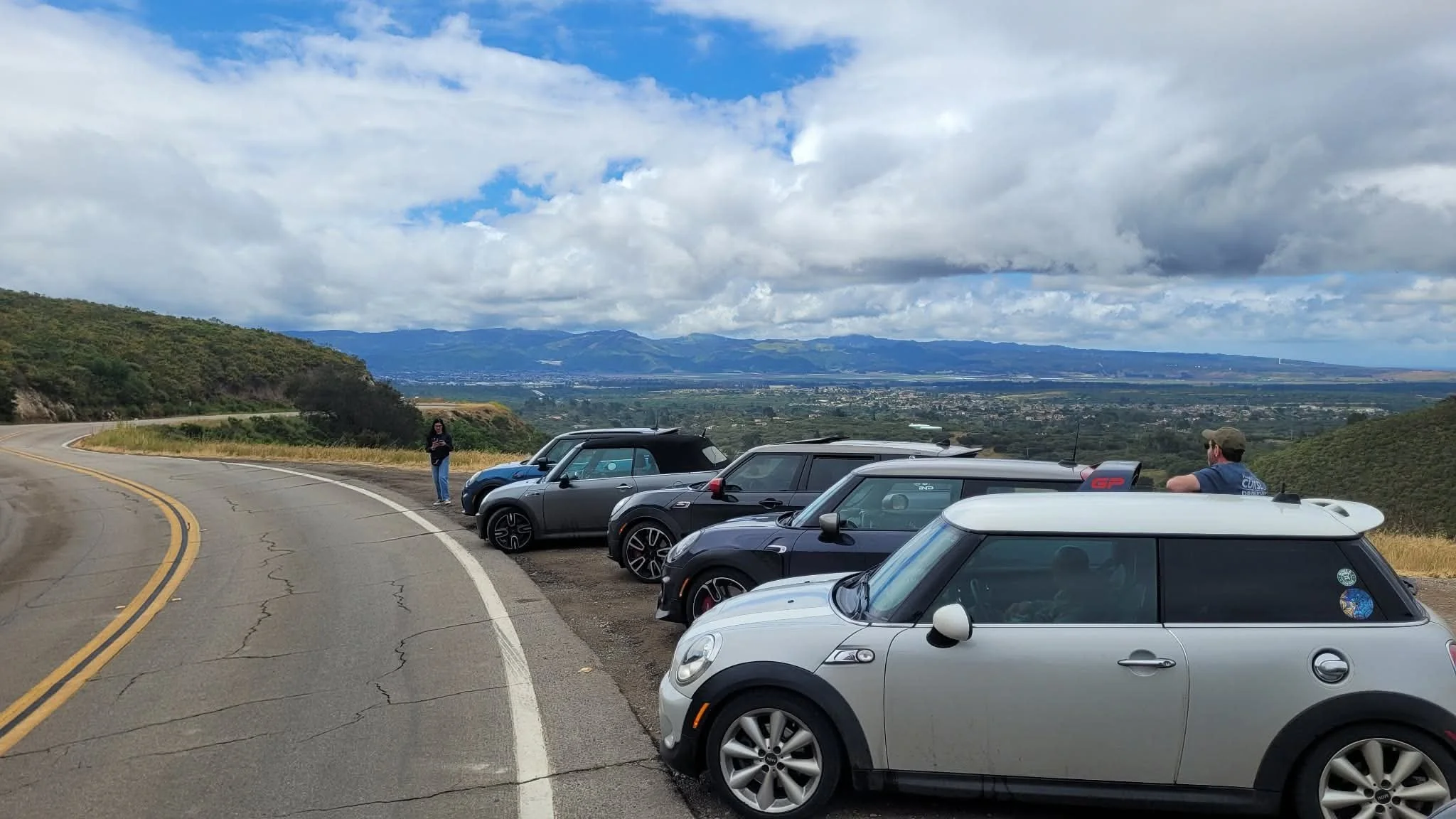 26-04 - santa-barbera - minis-with-a-view.JPEG