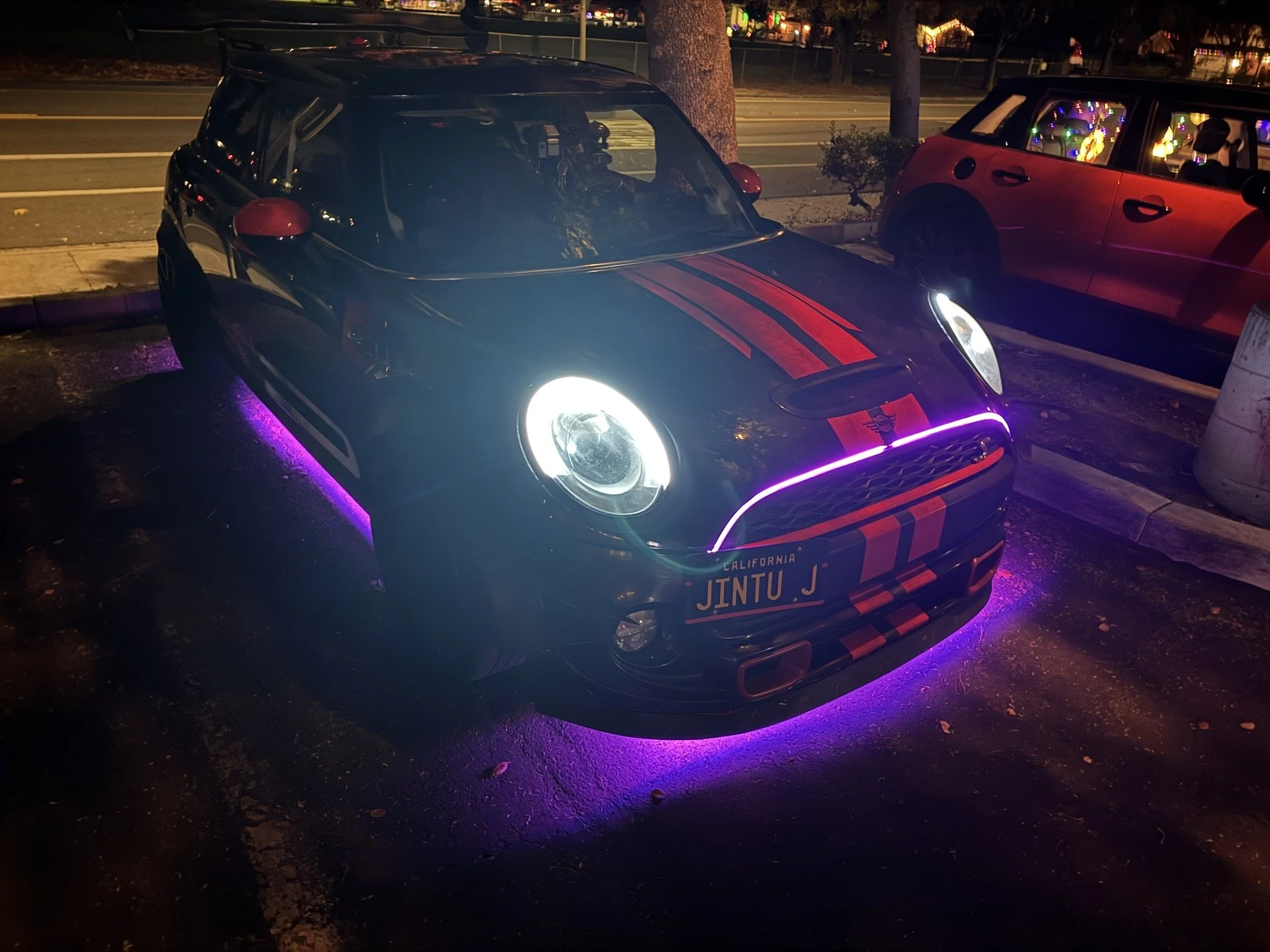 25-12 - xmas-lights - black jcw.jpg