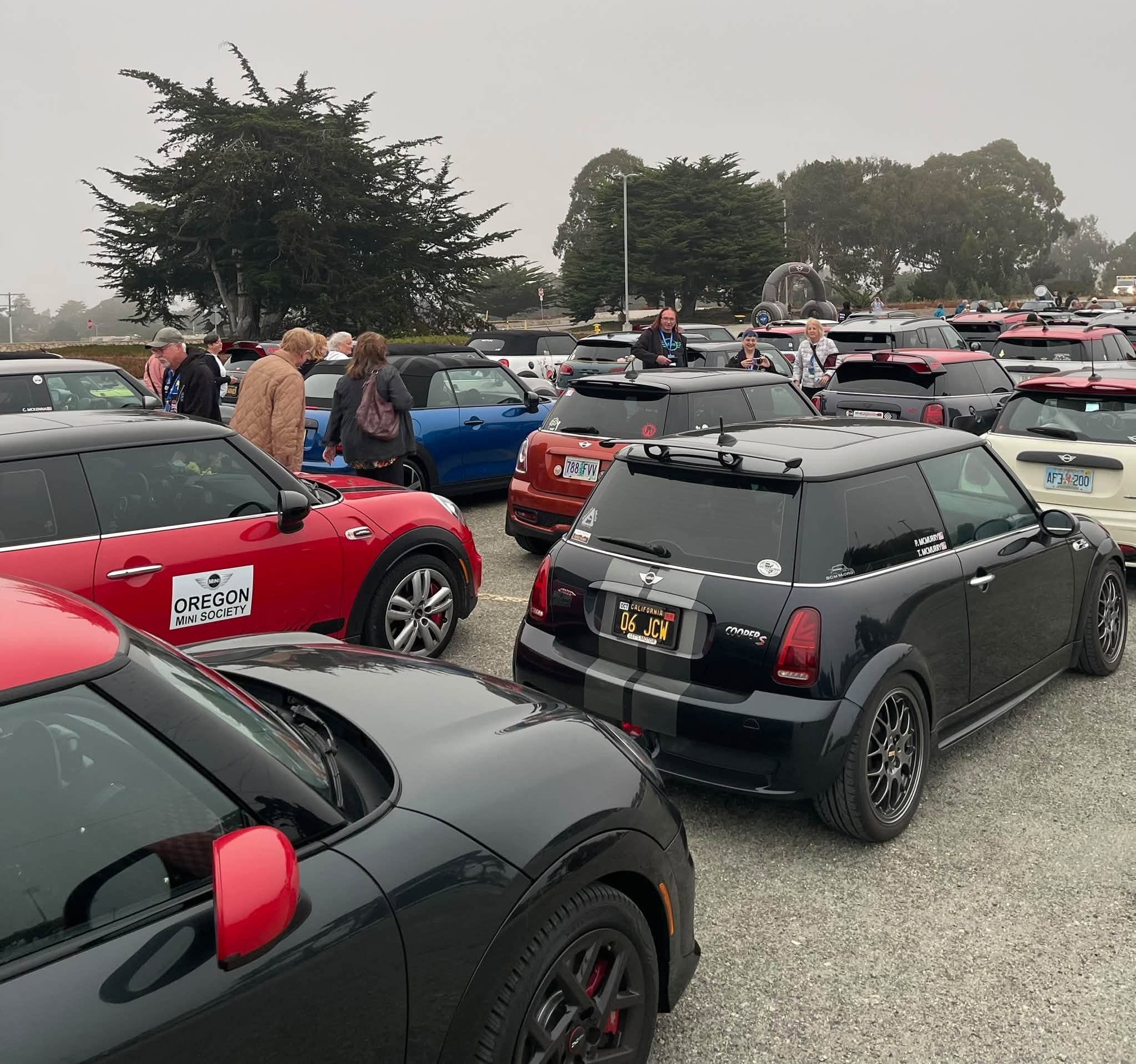 26-10 - mtts-ca - minis-at-monterey-rise-and-rally-2.jpg