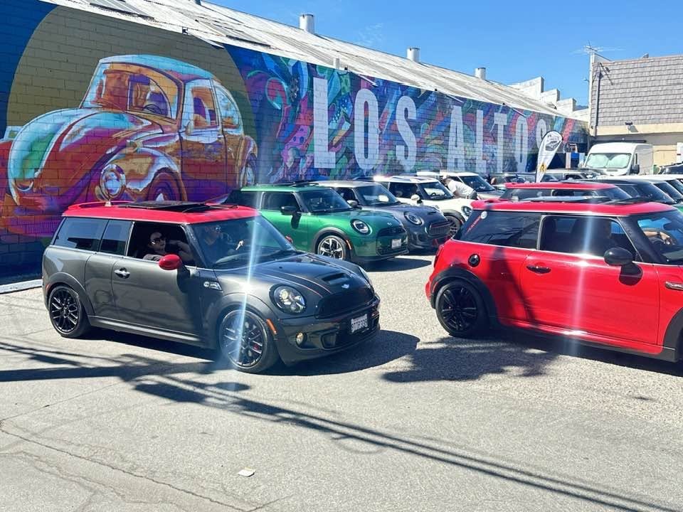 26-07 - pacifica - minis-at-los-altos-sign.jpg