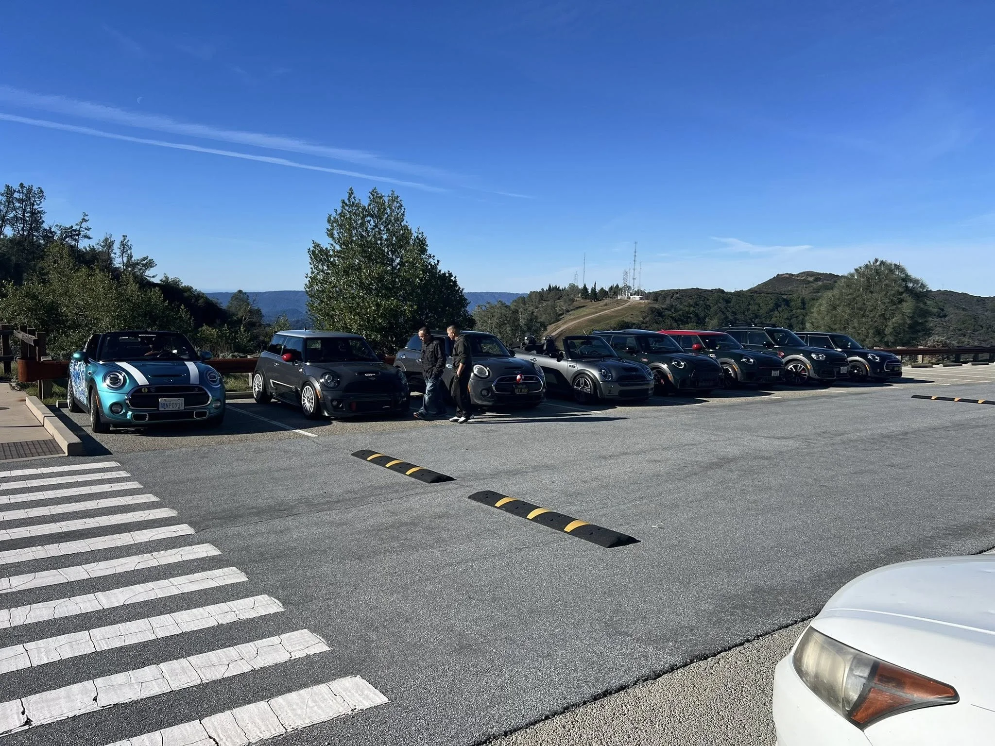 26-01 - mt-umunhum - minis-at-the-top-3.jpg