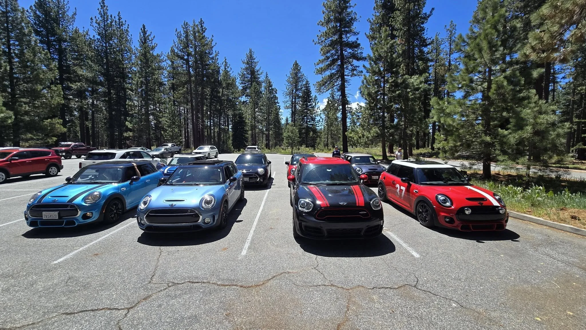 26-05 - tahoe - minis-at-day-2-meetup-1.jpg