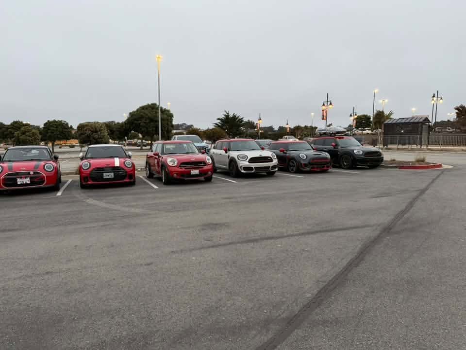 26-10 - mtts-ca - minis-at-the-brass-tap-in-monterey-1.jpg