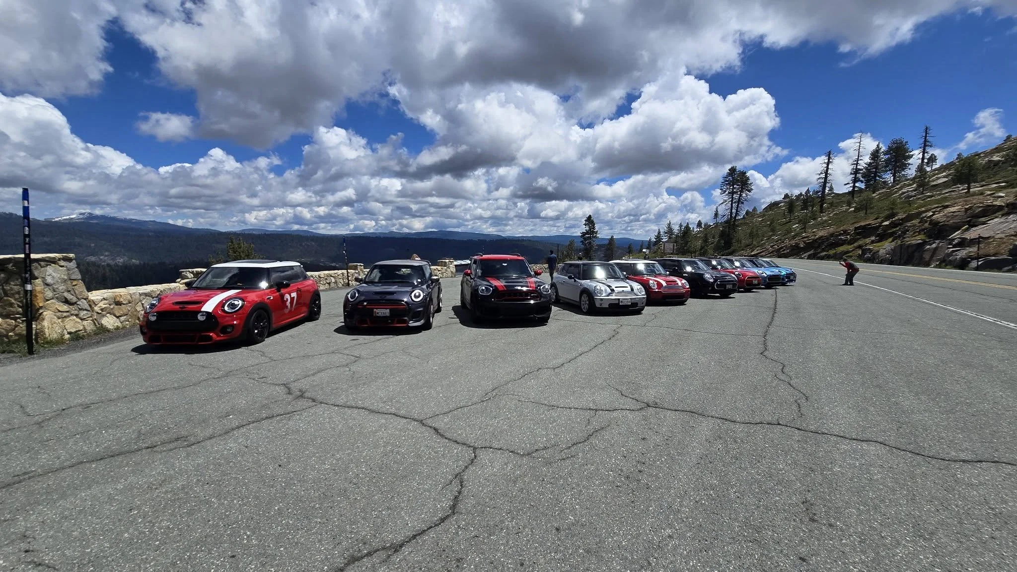 26-05 - tahoe - minis-with-a-view-2.jpg