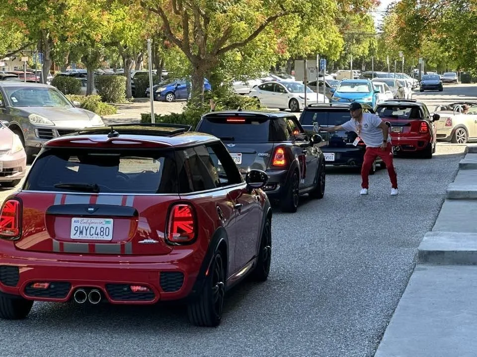 26-07 - pacifica - minis-headed-out.jpg