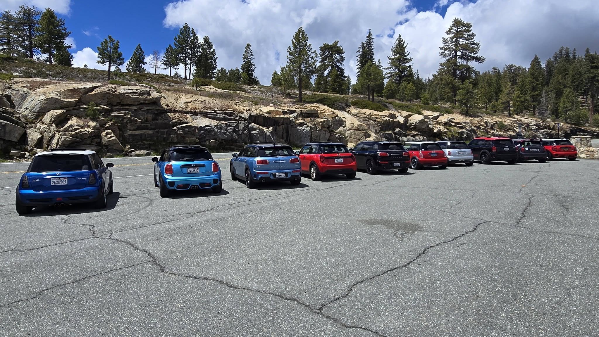 26-05 - tahoe - minis-roadside.jpg