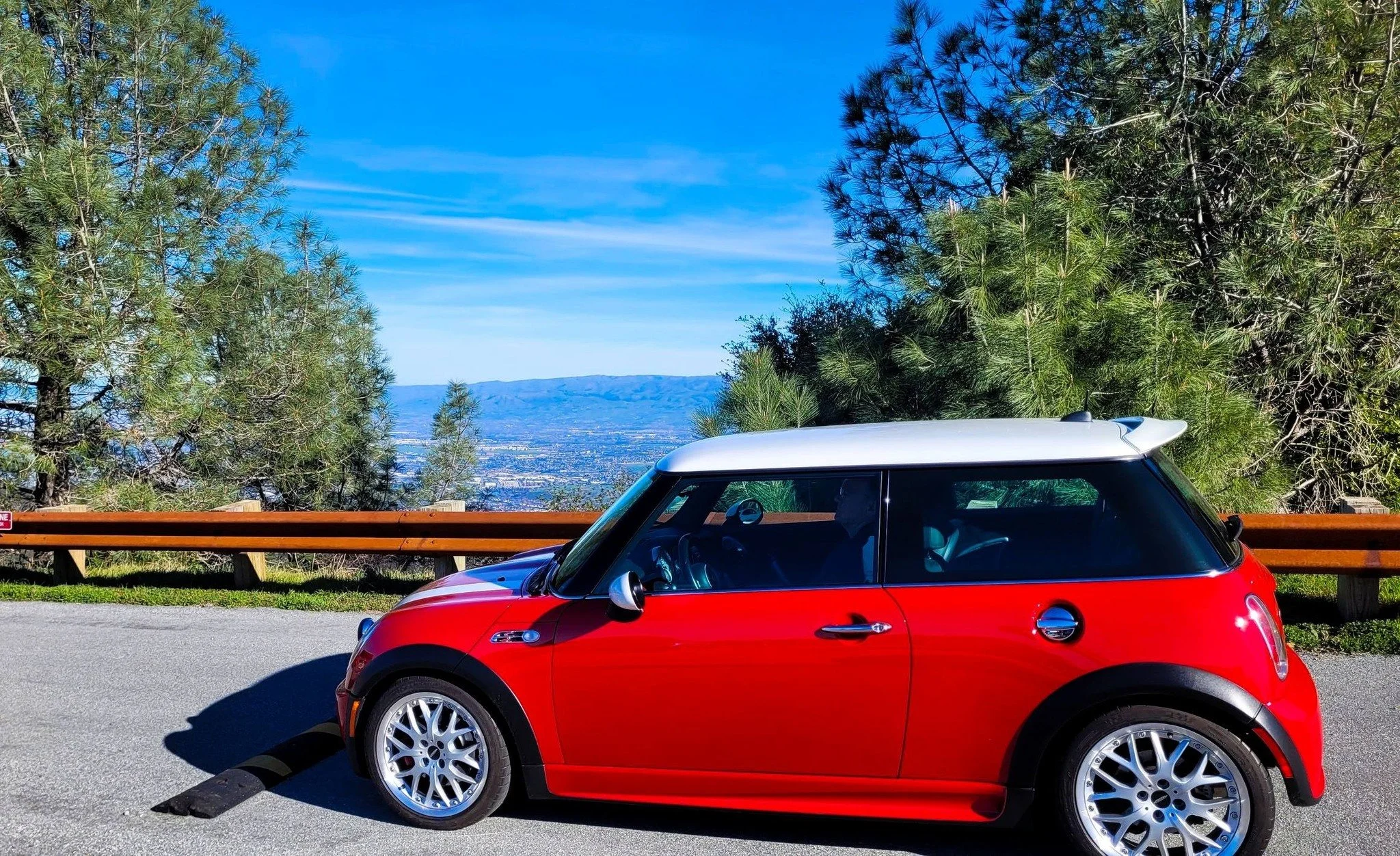 26-01 - mt-umunhum - red-r53-with-a-view.jpg