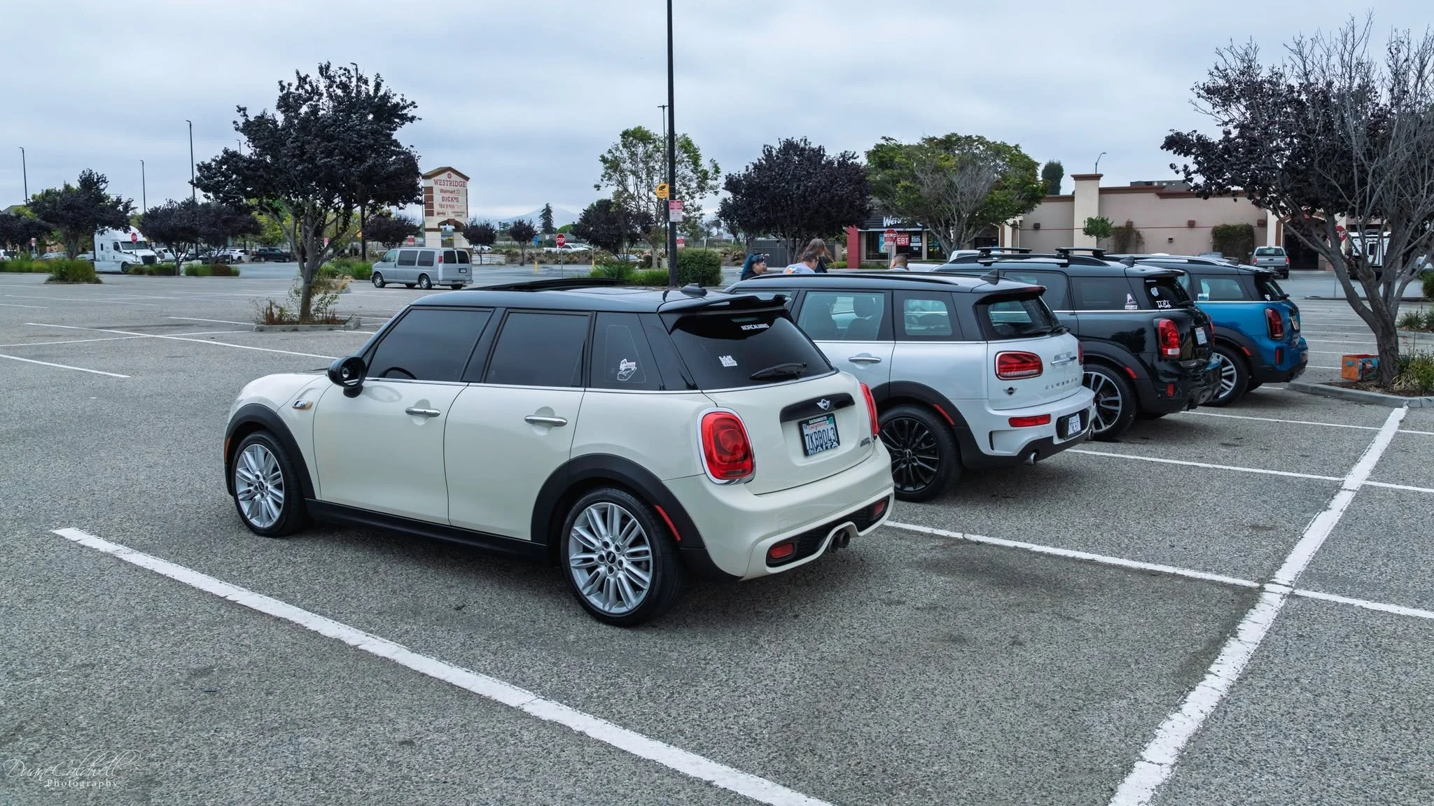 26-06 - monterey - minis-at-meetup.jpg