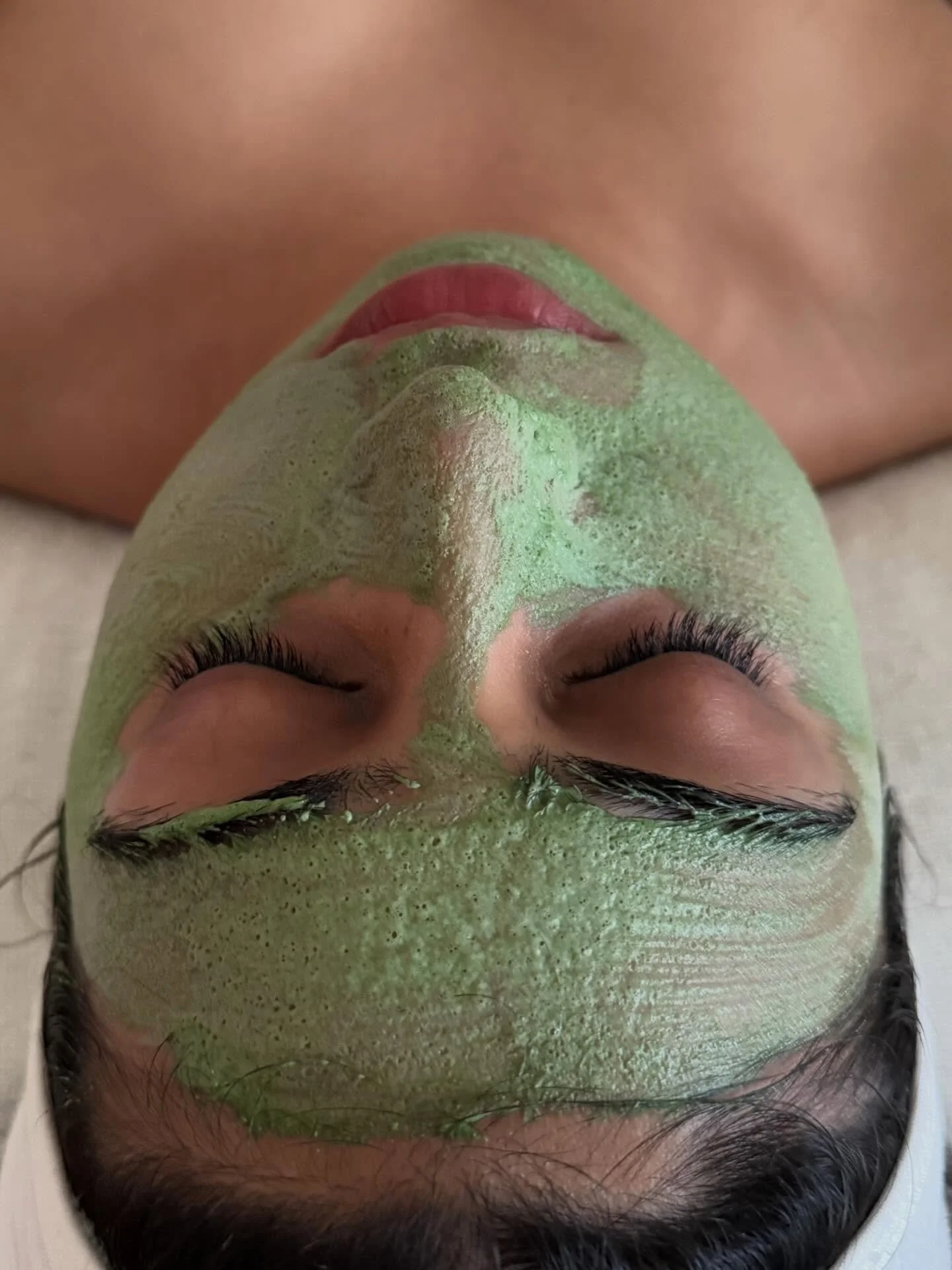 Every facial I do is different.

Today we focused on clearing congestion, gently resurfacing, and bringing the hydration and glow back in 🤍

#bramptonfacials #gtaskincare #vaughanskincare #kleinburg #bramptonskincare