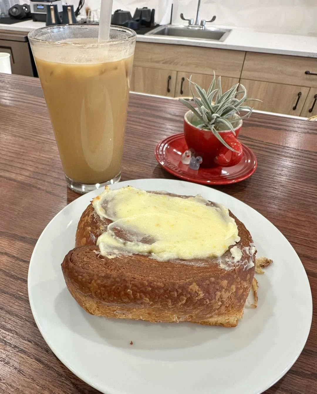 Cinnamon roll + iced latte.

Because balance is important&hellip; and by balance, we mean frosting in one hand and caffeine in the other.

Stop in and treat yourself today.