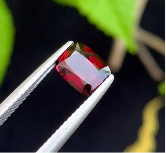 redspinel1.JPG