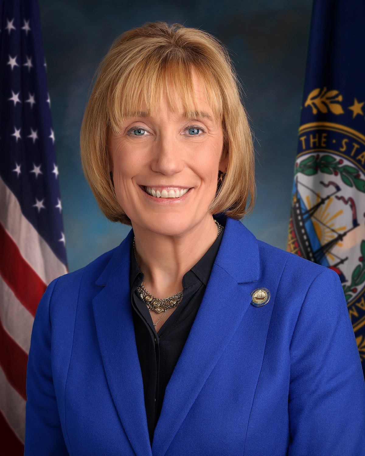 Maggie_Hassan,_official_portrait,_115th_Congress.jpg