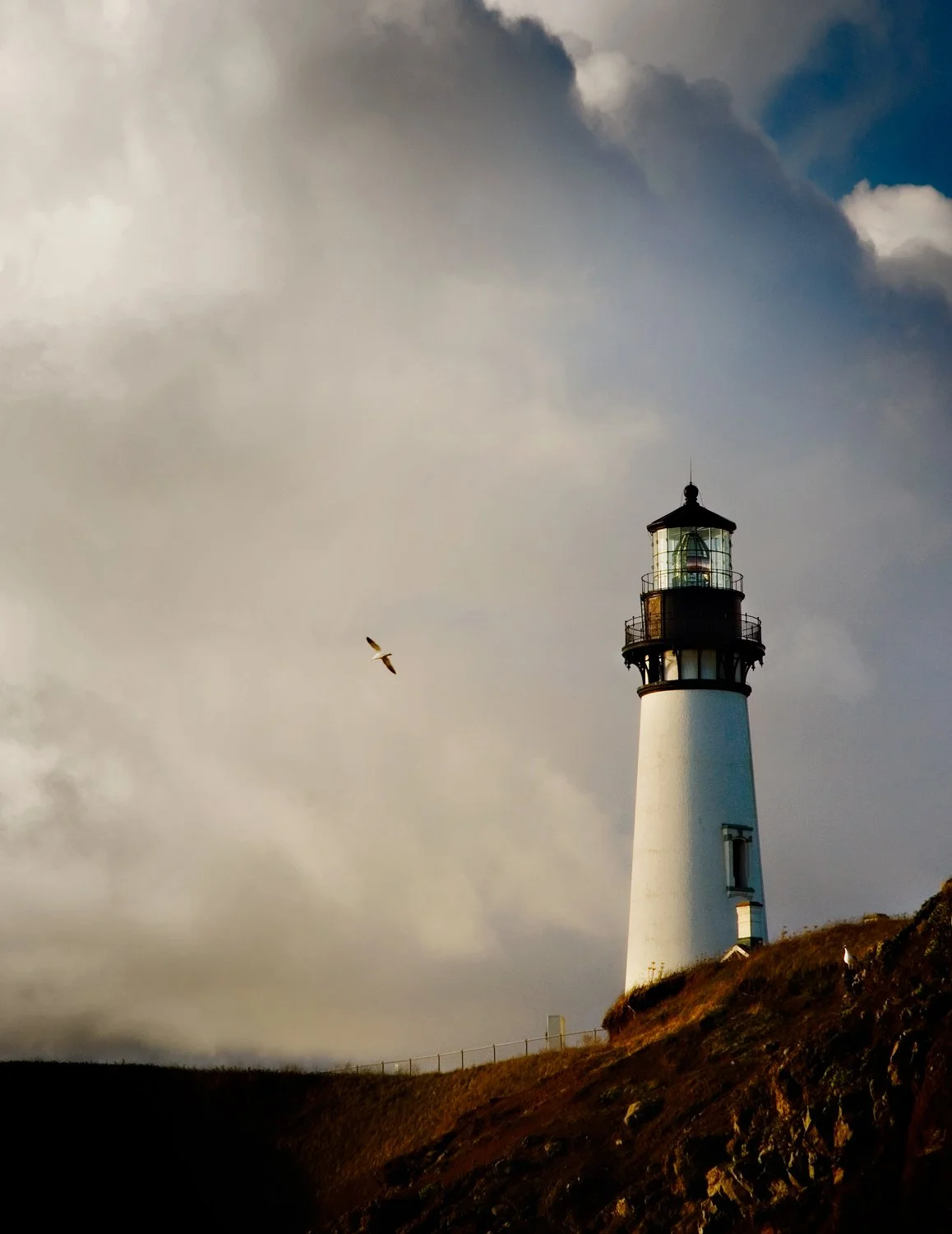 Yaquina-Bay-Lighthouse-2011.jpg