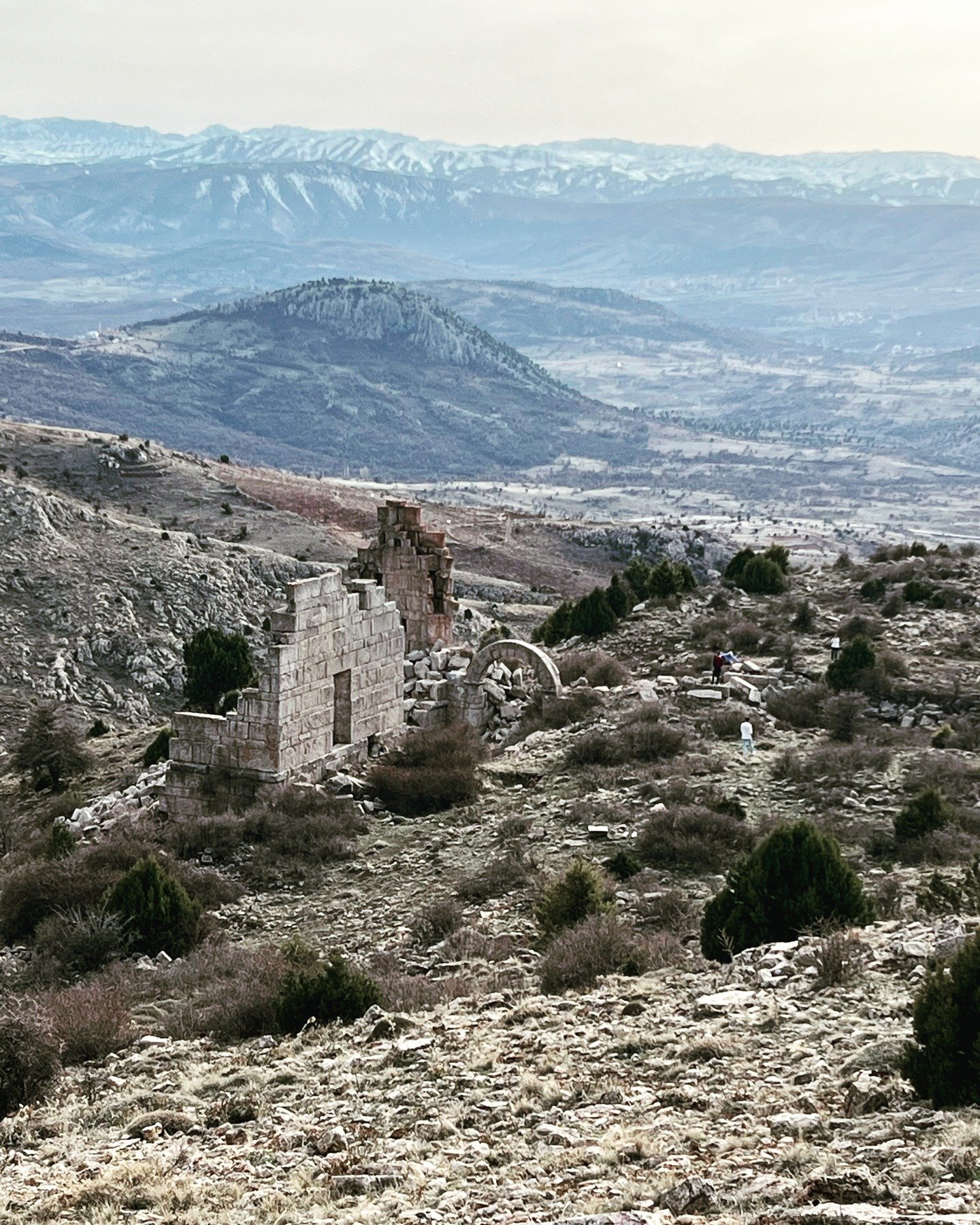 Snow on hills north of ruins of Isauria Vetus

#isauriavetus #oldisaura #ancienthistory #ancientcities #taurusmountains #asiaminor #turkey #ancientgreek #bozkir #konyaprovince #isaurians #mountainpeople #visitturkey #barnabyinturkey #writersoftheworl