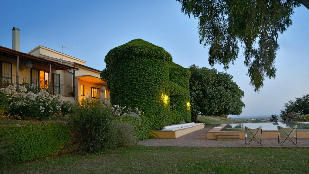 As the rain drums down, you may be imagining time in the sun and long summer evenings giving time to write? Write at Garavicchio, led by Eland author, Julian Evans is a week-long course (14-22 May) for writers at all stages who are interested in crea