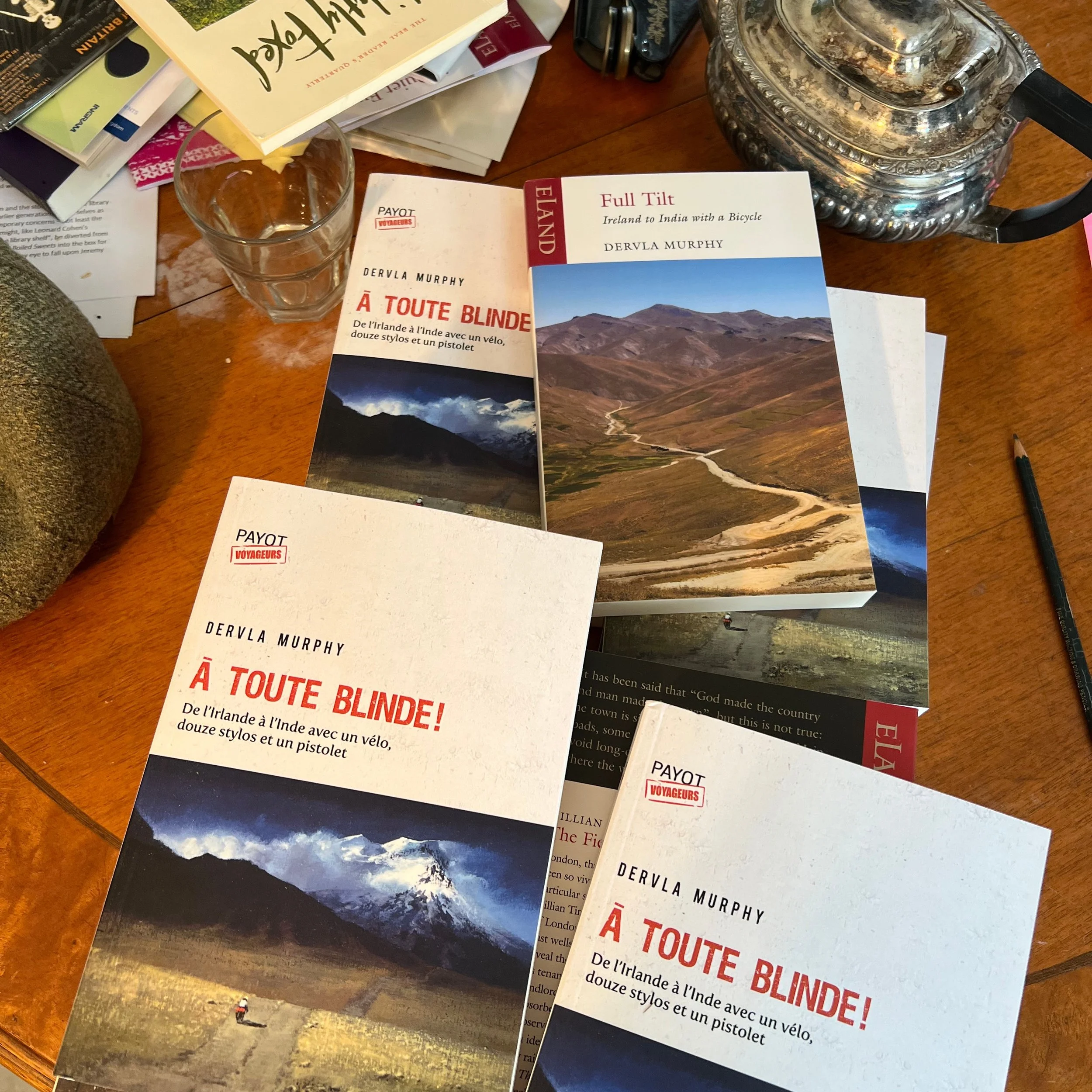 &lsquo;Ā Toute Blinde!' Dervla Murphy's 'Full Tilt' is now available in translation from the French publisher, Payot Voyageur &ndash; &lsquo;bon cyclisme Dervla&rsquo;.

#dervlamurphy #elandclassics #fulltilt #payotvoyageur #travelbybicycle

@edition