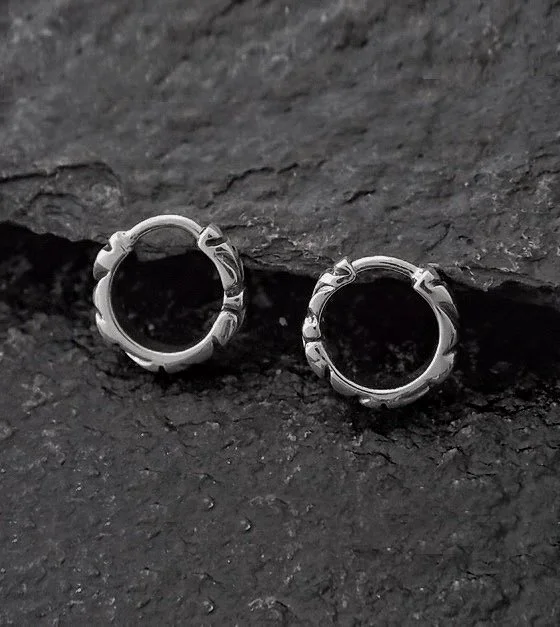 Small but mighty hoop earrings, decorated feature textured patterns which adds unique touch to them.