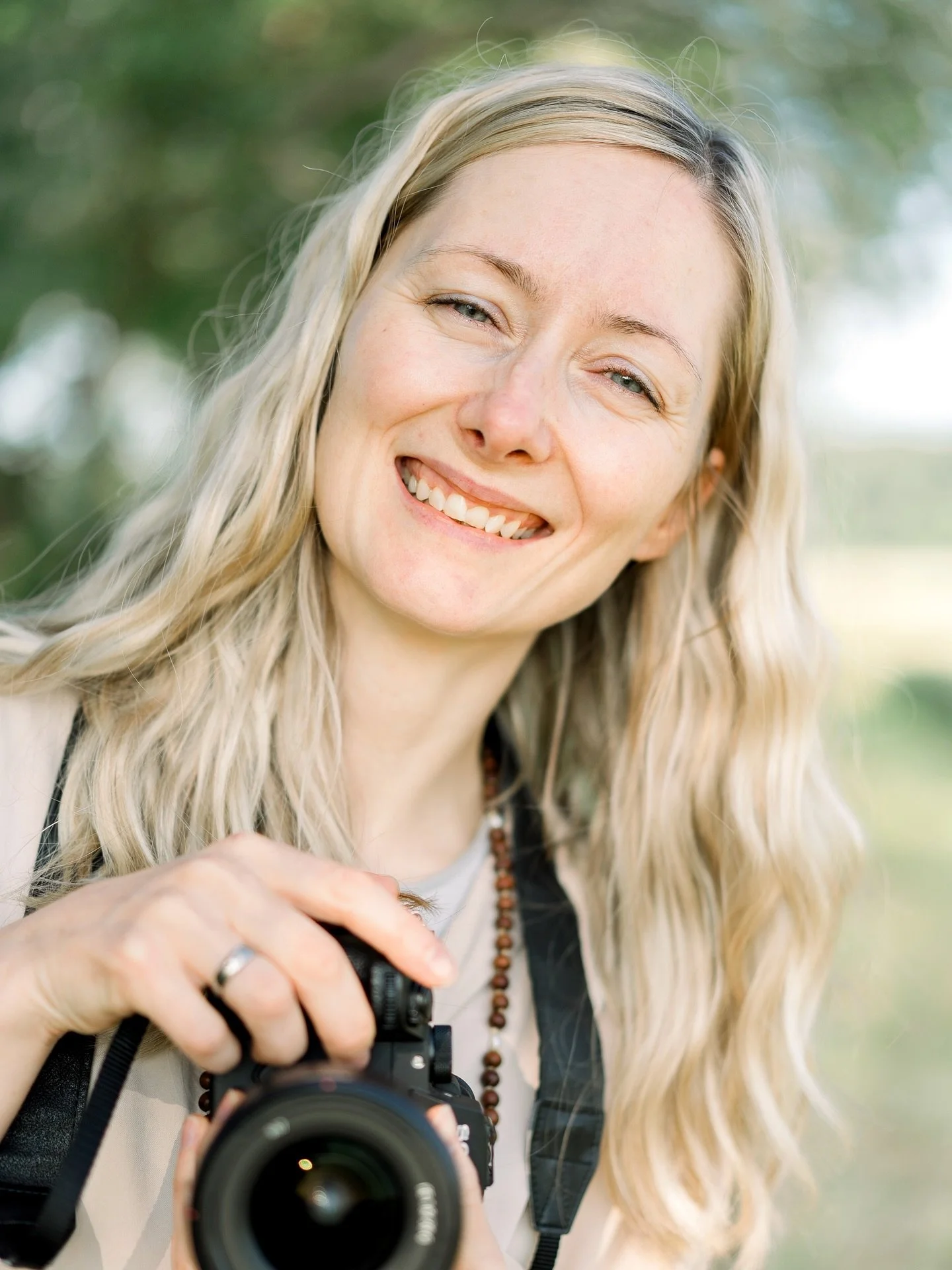 Der Sommer ist meine absolute Lieblings-Jahreszeit ☀️🌸 Als Juni-Kind ist mir die Liebe zur Sonne und zum Licht wohl angeboren ☺️💖☀️... Aber da ich Outdoor-Fotografin bin, ist der Sommer auch die beste Zeit f&uuml;r Fotoshootings - ob Kitas, Portrai