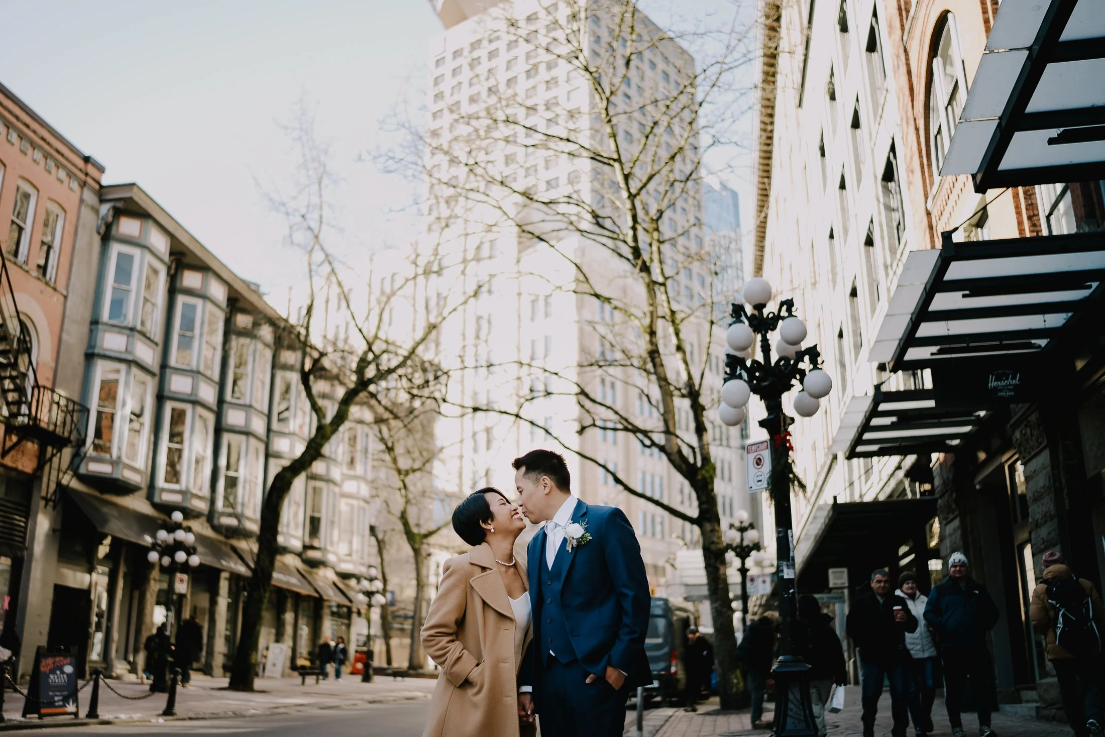 Elegant Vancouver Indoor Elopement by www.dynamicweddings.ca - 30.jpg