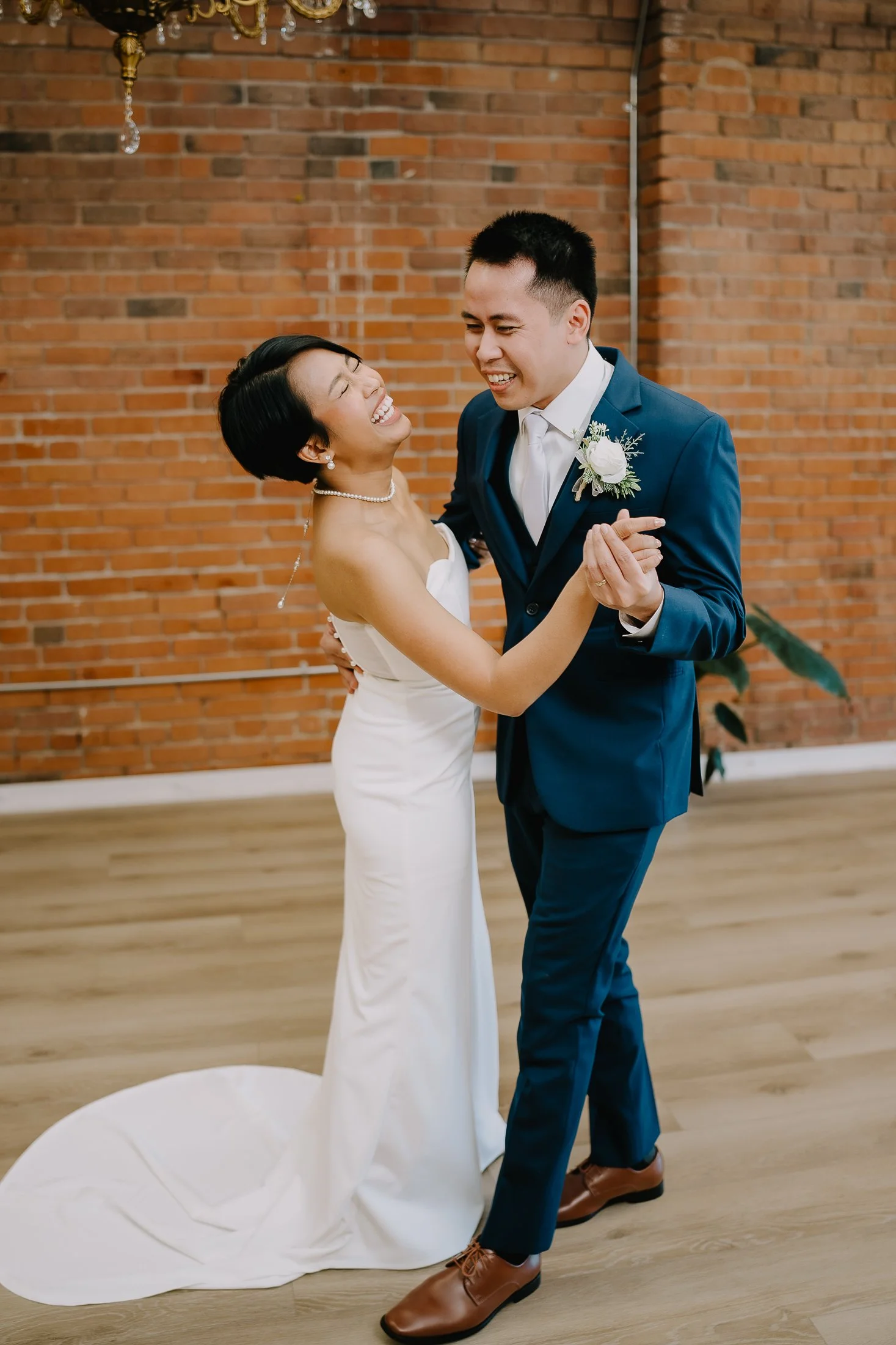 Elegant Vancouver Indoor Elopement by www.dynamicweddings.ca - 14.jpg