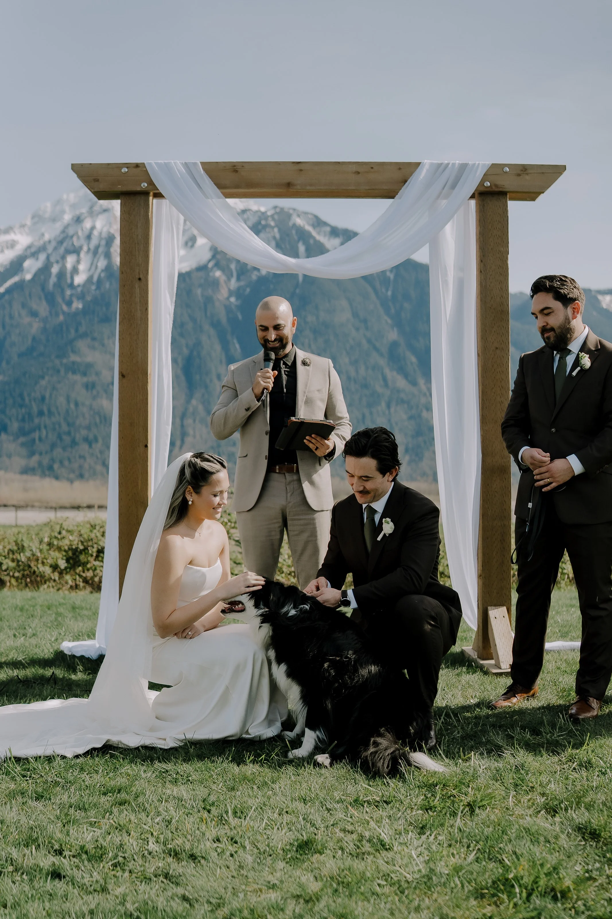 H&S Fraser River Lodge wedding by www.dynamicweddings.ca Officiant DJ photographer Vancouver wedding-56.jpg