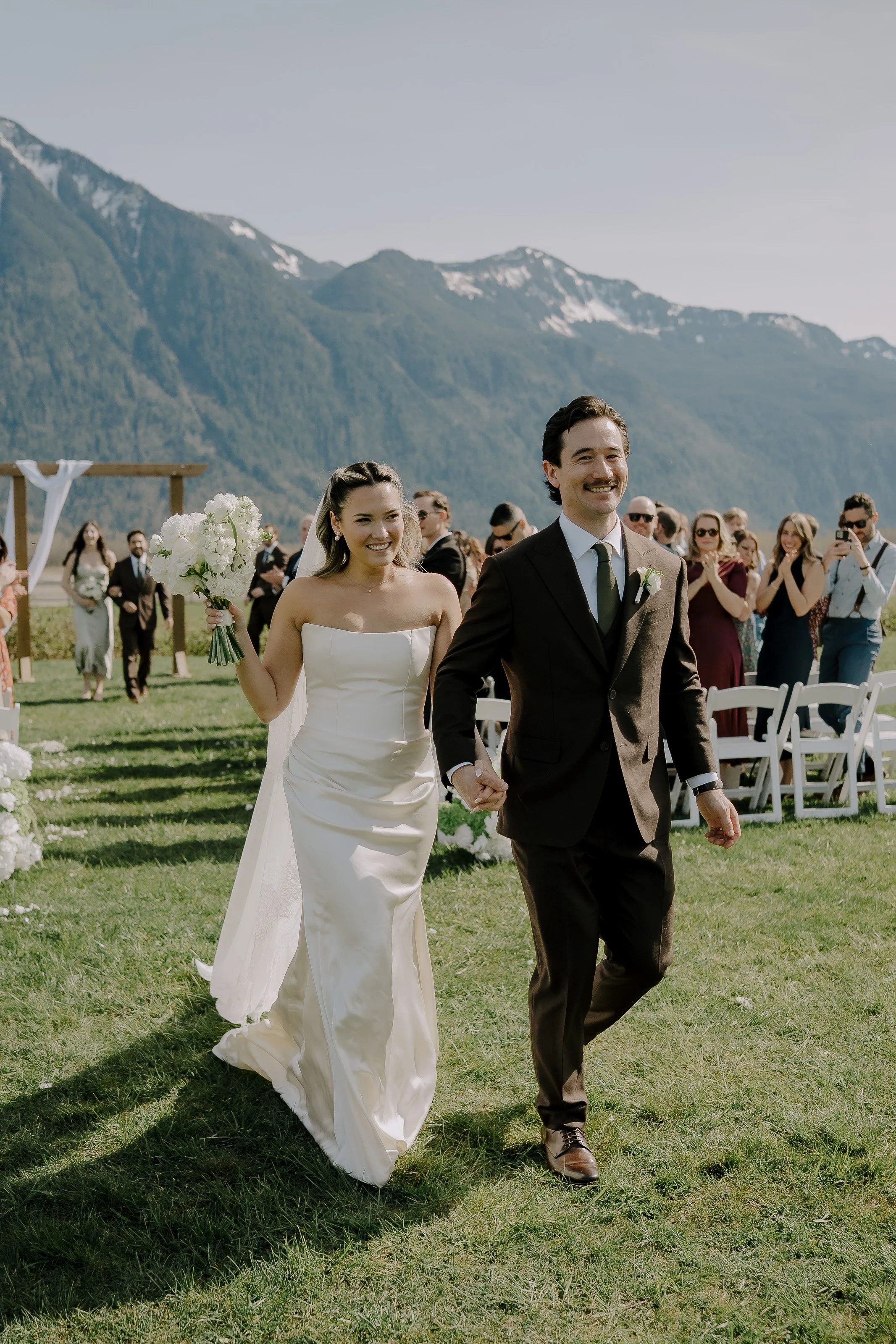 H&S Fraser River Lodge wedding by www.dynamicweddings.ca Officiant DJ photographer Vancouver wedding-63.jpg